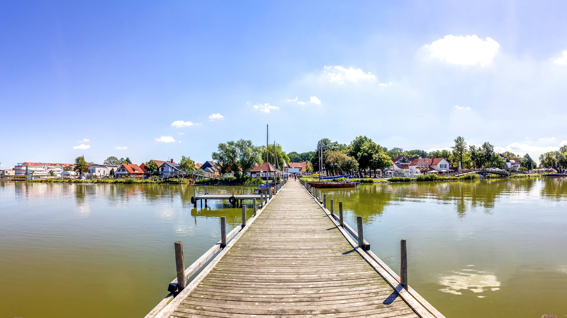 Lake Steinhude near the H+ Hotel Hannover - Official website Lake Steinhude near the H+ Hotel Hannover - Official website