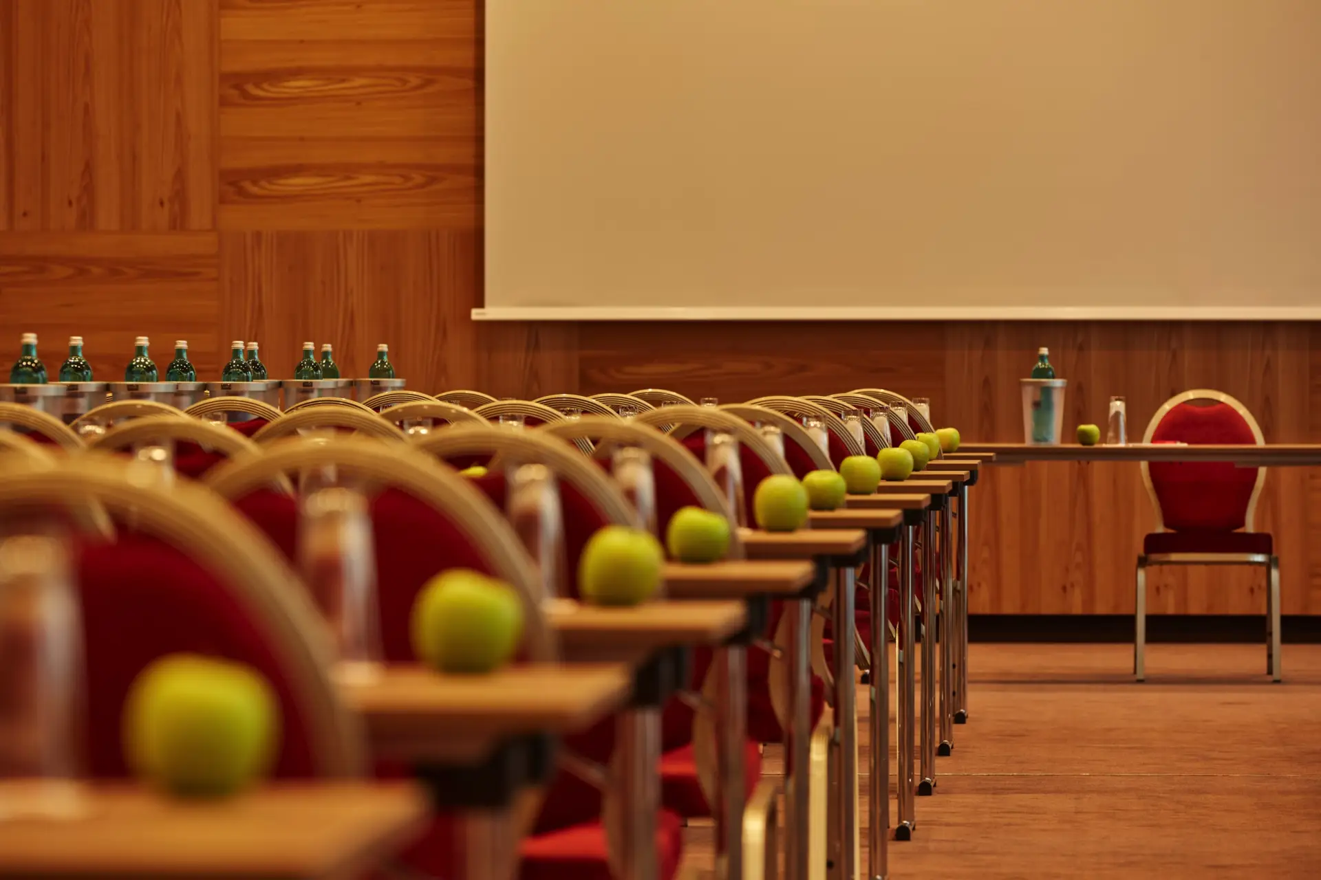 Multifunctional meeting rooms at the H4 Hotel München Messe - Official website