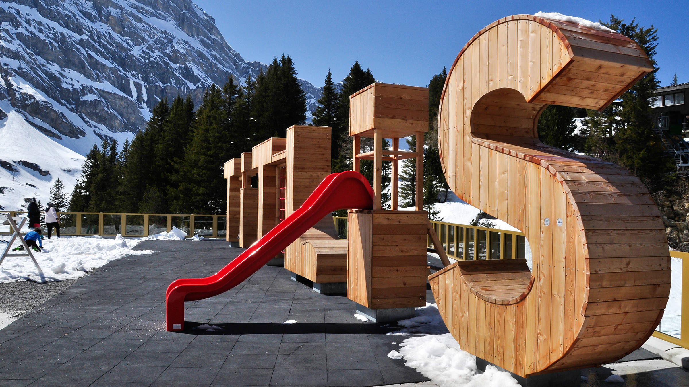 Sci dietro Titlis vicino all’hotel H+ Hotel & Spa Engelberg - sito web ufficiale Sci dietro Titlis vicino all’hotel H+ Hotel & Spa Engelberg - sito web ufficiale