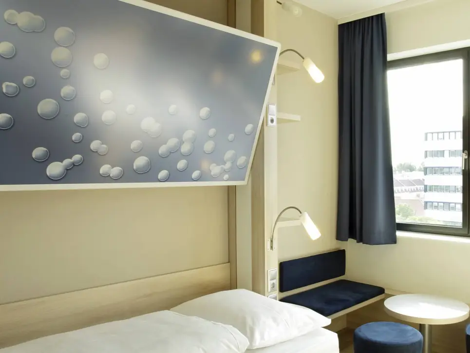 Aperçu de l‘une des chambres de l‘hôtel H2 Hotel Berlin Alexanderplatz - site internet officiel