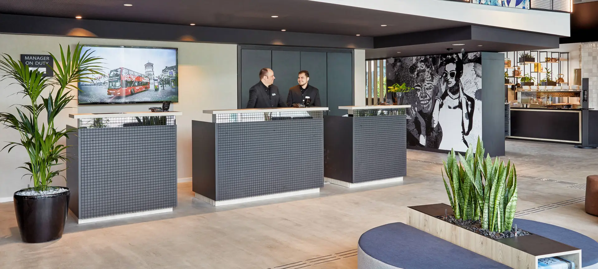 Entrance of the H2 Hotel Berlin - Official website