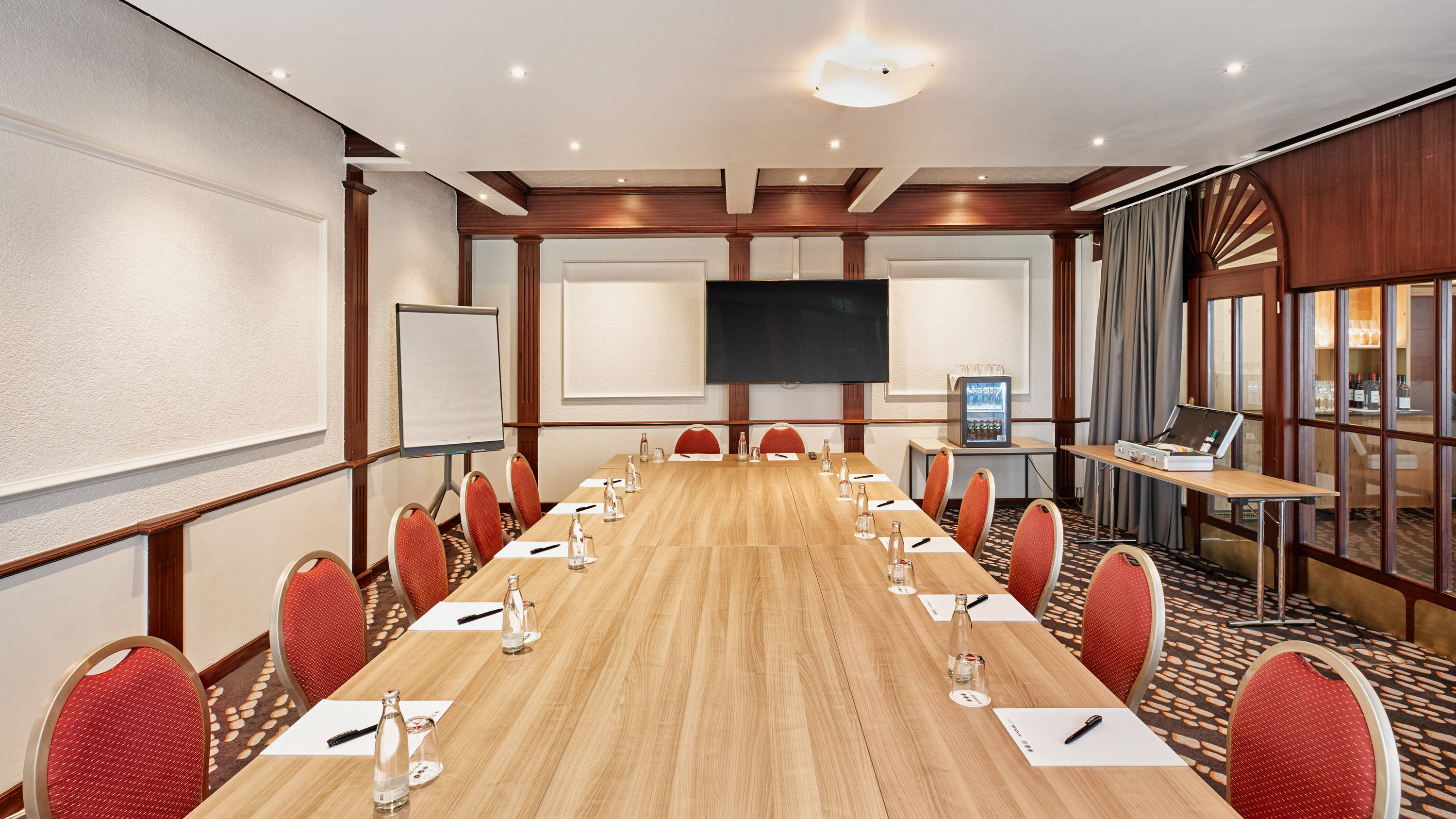 Meeting room at the H+ Hotel Frankfurt Airport West - Official website Meeting room at the H+ Hotel Frankfurt Airport West - Official website