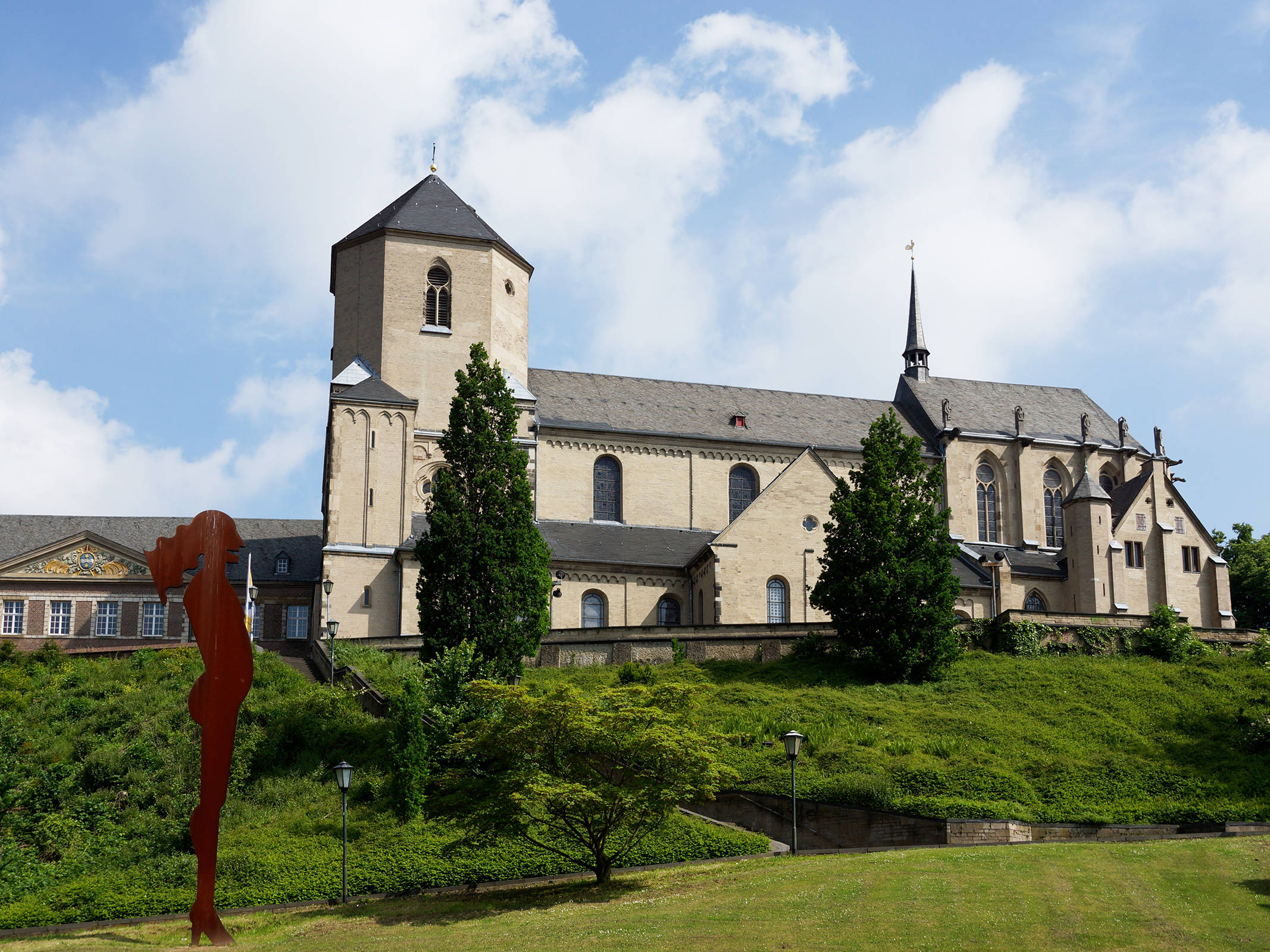 Münster St. Vitus in Mönchengladbach - H4 Hotel Mönchengladbach im BORUSSIA-PARK - Offizielle Webseite Sightseeing in Mönchengladbach - H4 Hotel Mönchengladbach im BORUSSIA-PARK - Offizielle Webseite