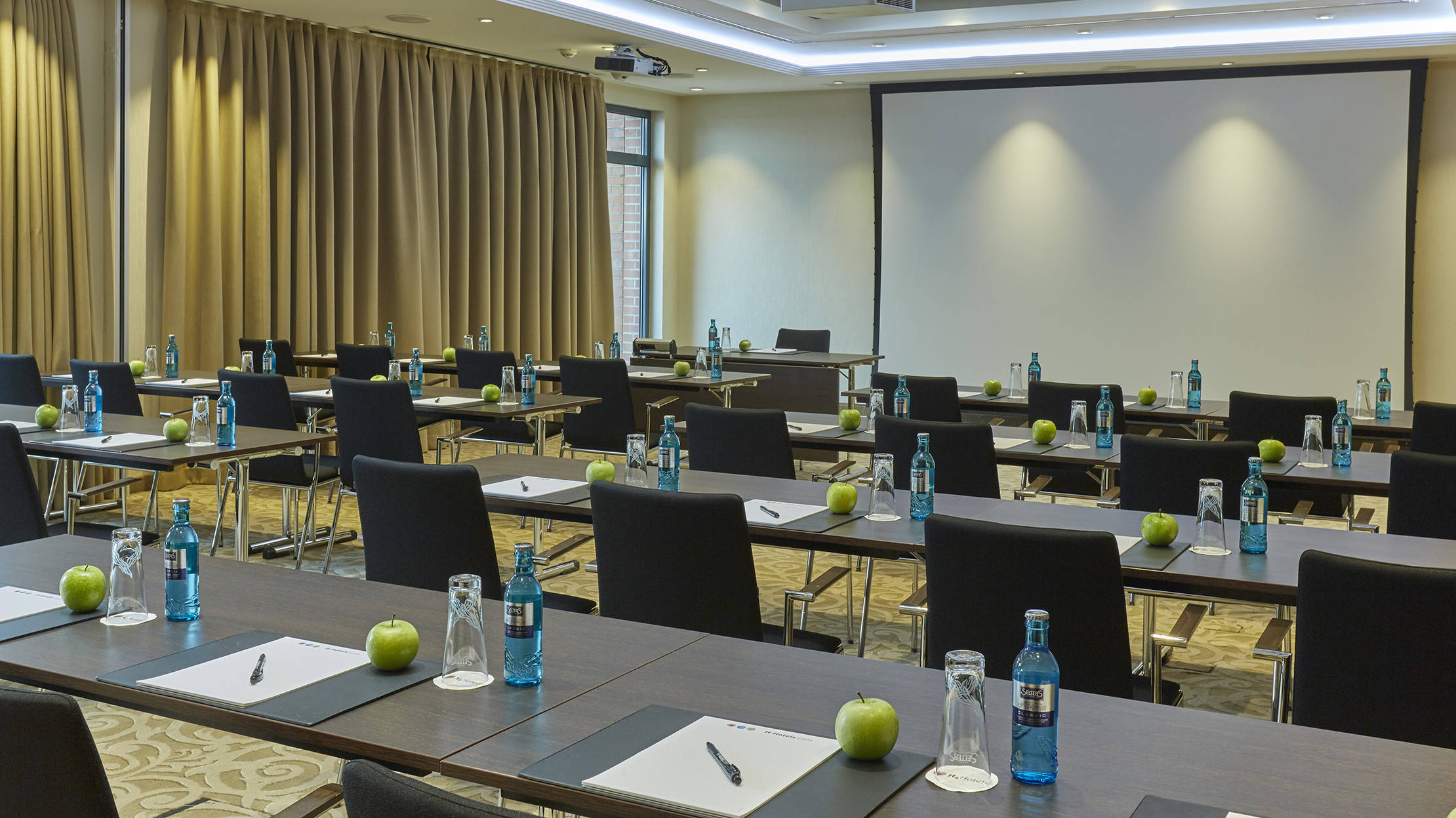 Meeting rooms at the H4 Hotel Hannover Messe - Official website Meeting rooms at the H4 Hotel Hannover Messe - Official website