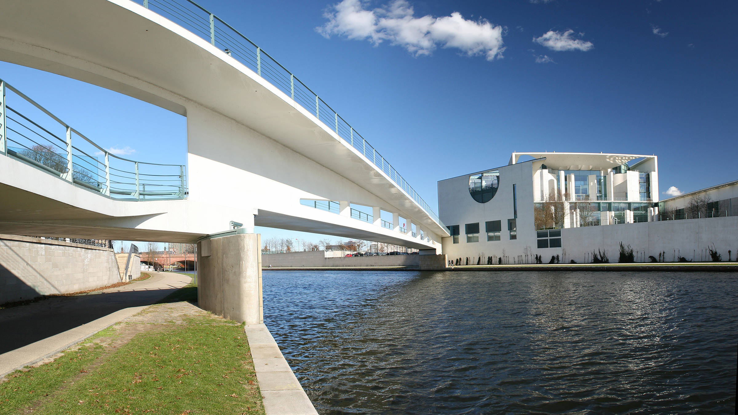 Bundeskanzleramt an der Spree - H+ Hotel Berlin Mitte - Offizielle Webseite Bundeskanzleramt an der Spree - H+ Hotel Berlin Mitte - Offizielle Webseite