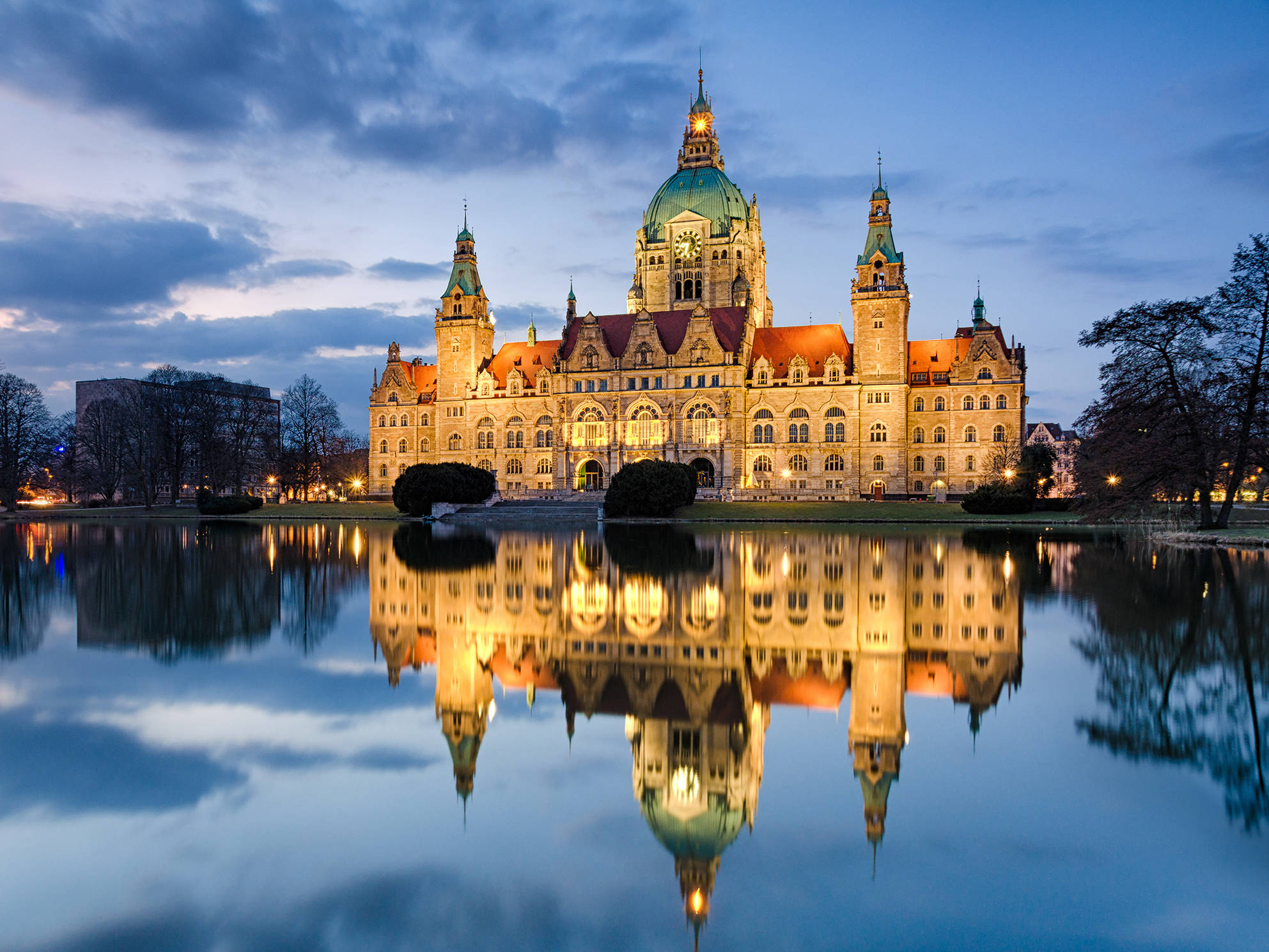 Rathaus Hannover Dusk - H-Hotels Hannoverben - hivatalos honlap Rathaus Hannover Dusk - H-Hotels Hannoverben - hivatalos honlap