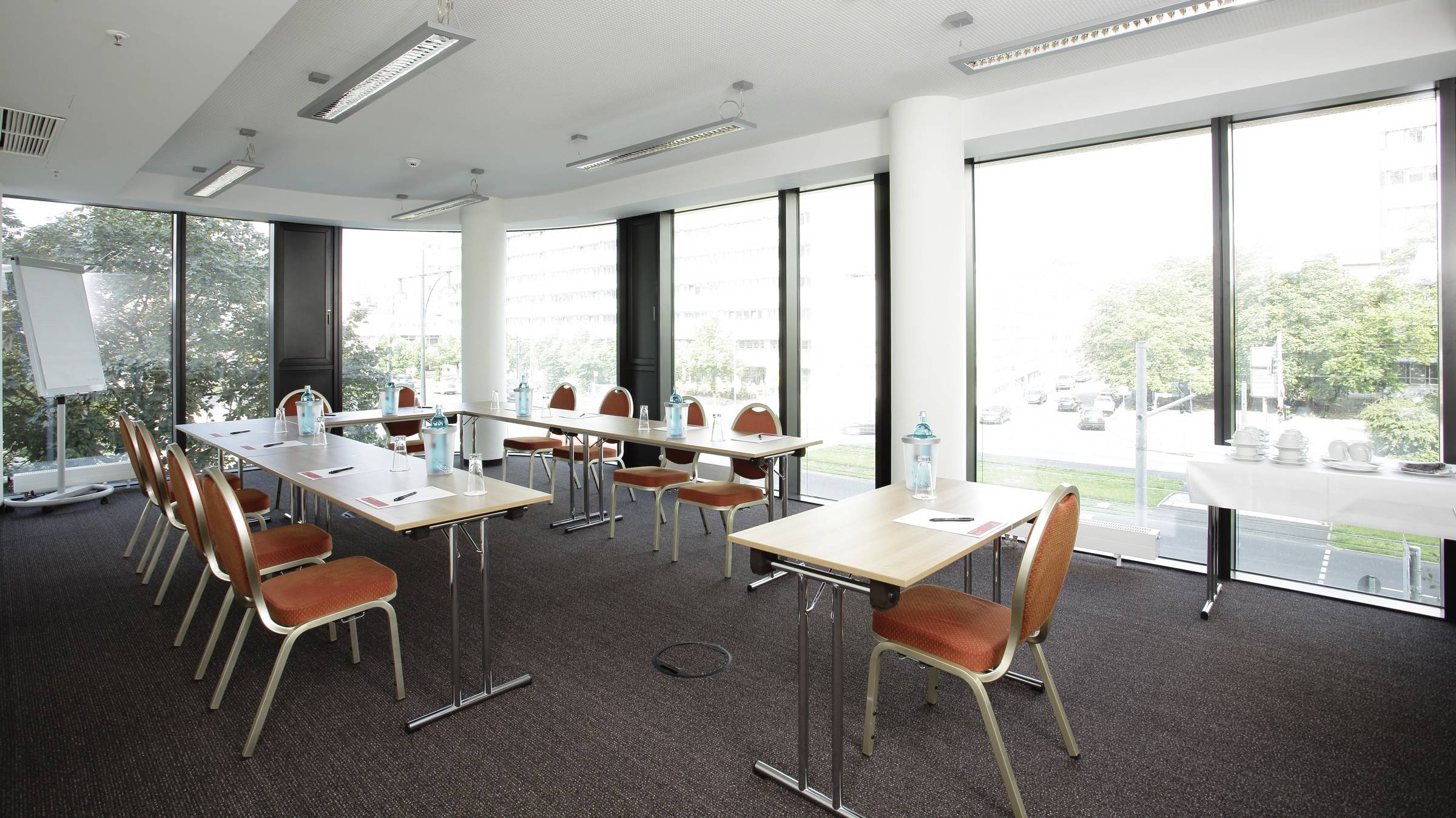 Meeting room at the H4 Hotel Berlin Alexanderplatz - Official website Meeting room at the H4 Hotel Berlin Alexanderplatz - Official website