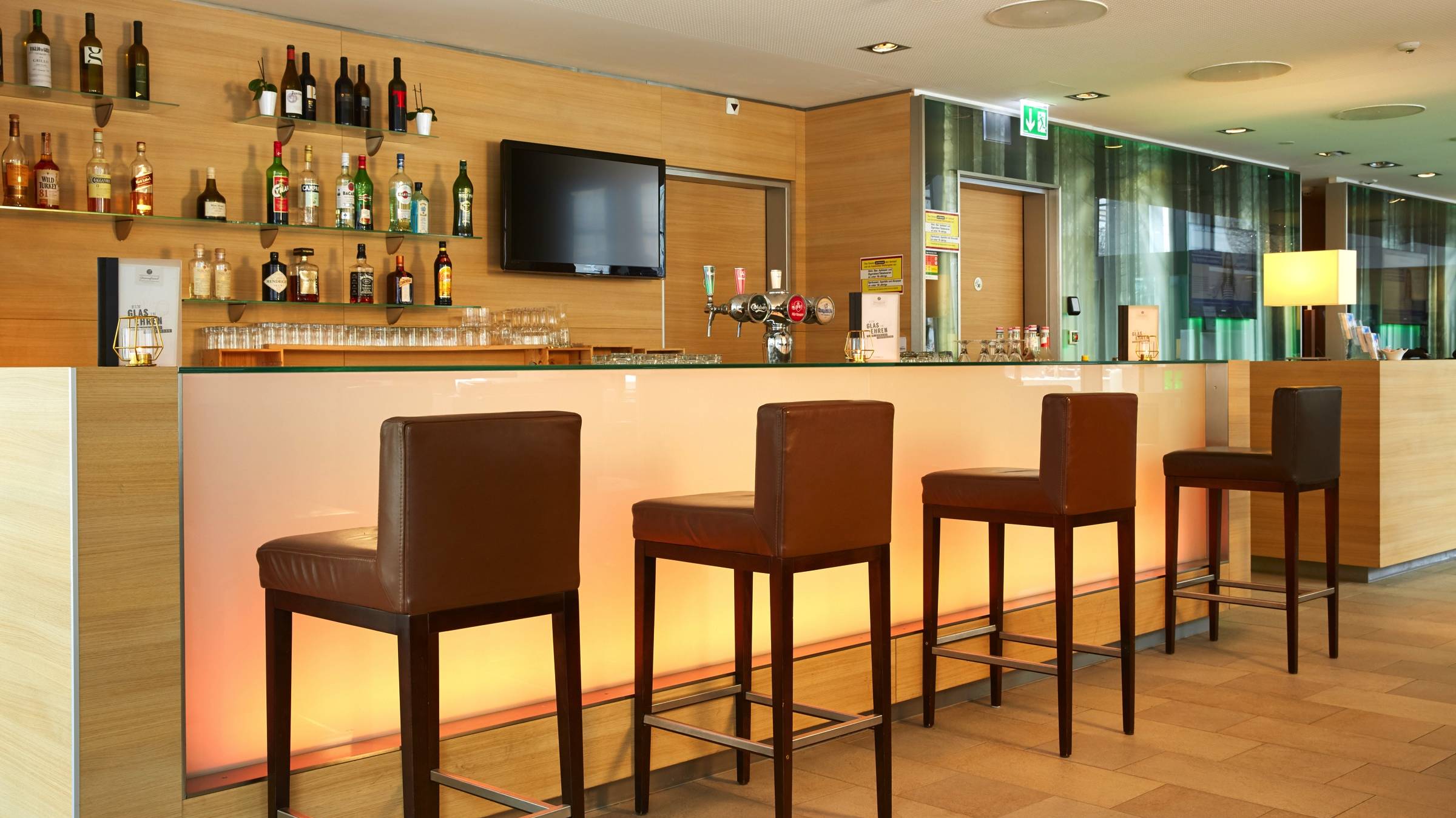 Hotelbar im H+ Hotel Zürich - Offizielle Webseite Hotelbar im H+ Hotel Zürich - Offizielle Webseite
