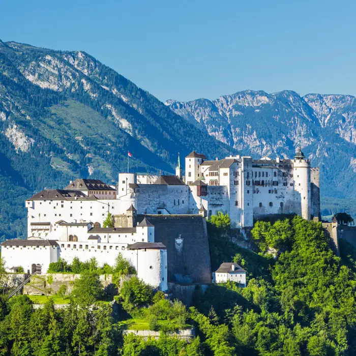 Fortaleza de Hohensalzburg en la montaña