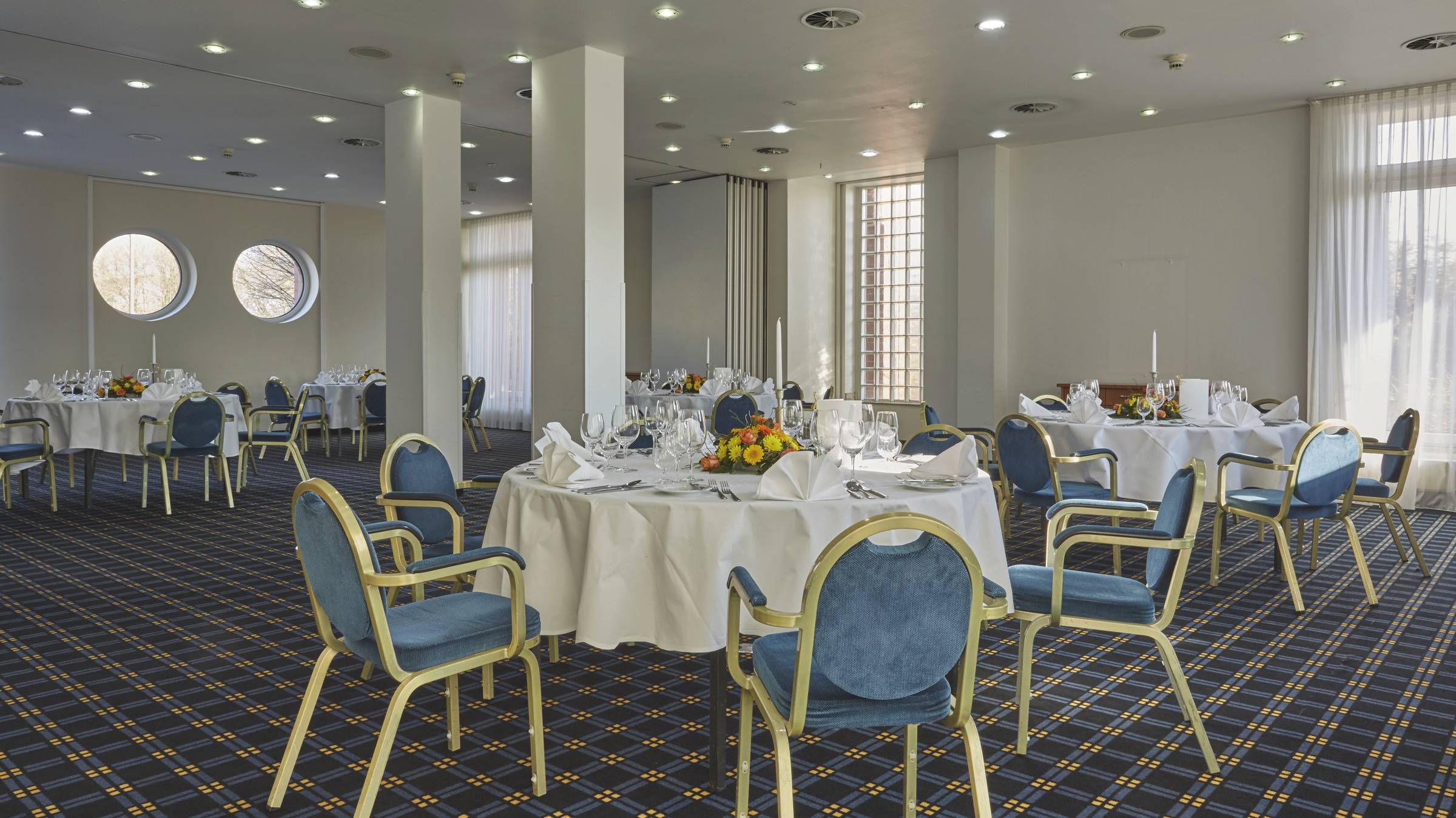 Banquette at the H+ Hotel Köln Hürth - Official website Banquette at the H+ Hotel Köln Hürth - Official website