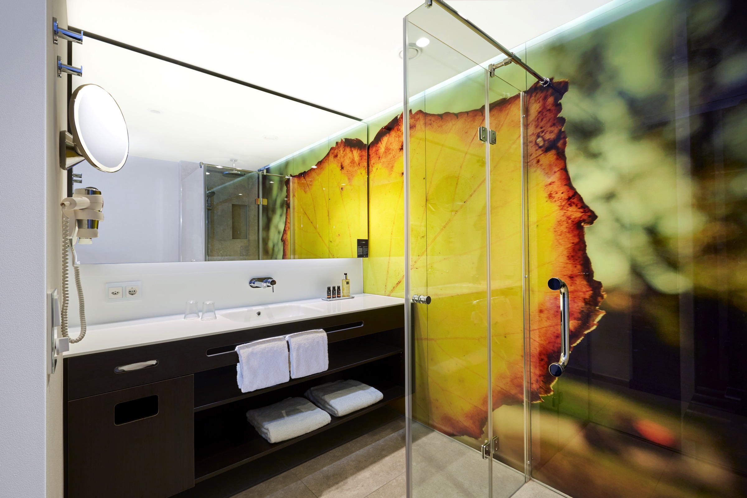 Badezimmer Superior King Zimmer im Hyperion Hotel Basel - Offizielle Webseite Badezimmer Superior King Zimmer im Hyperion Hotel Basel - Offizielle Webseite