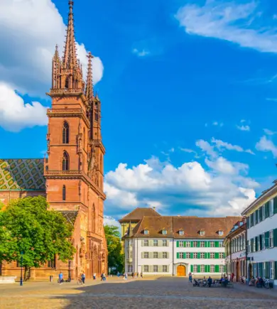 Vue sur la vieille ville et la cathédrale de Bâle