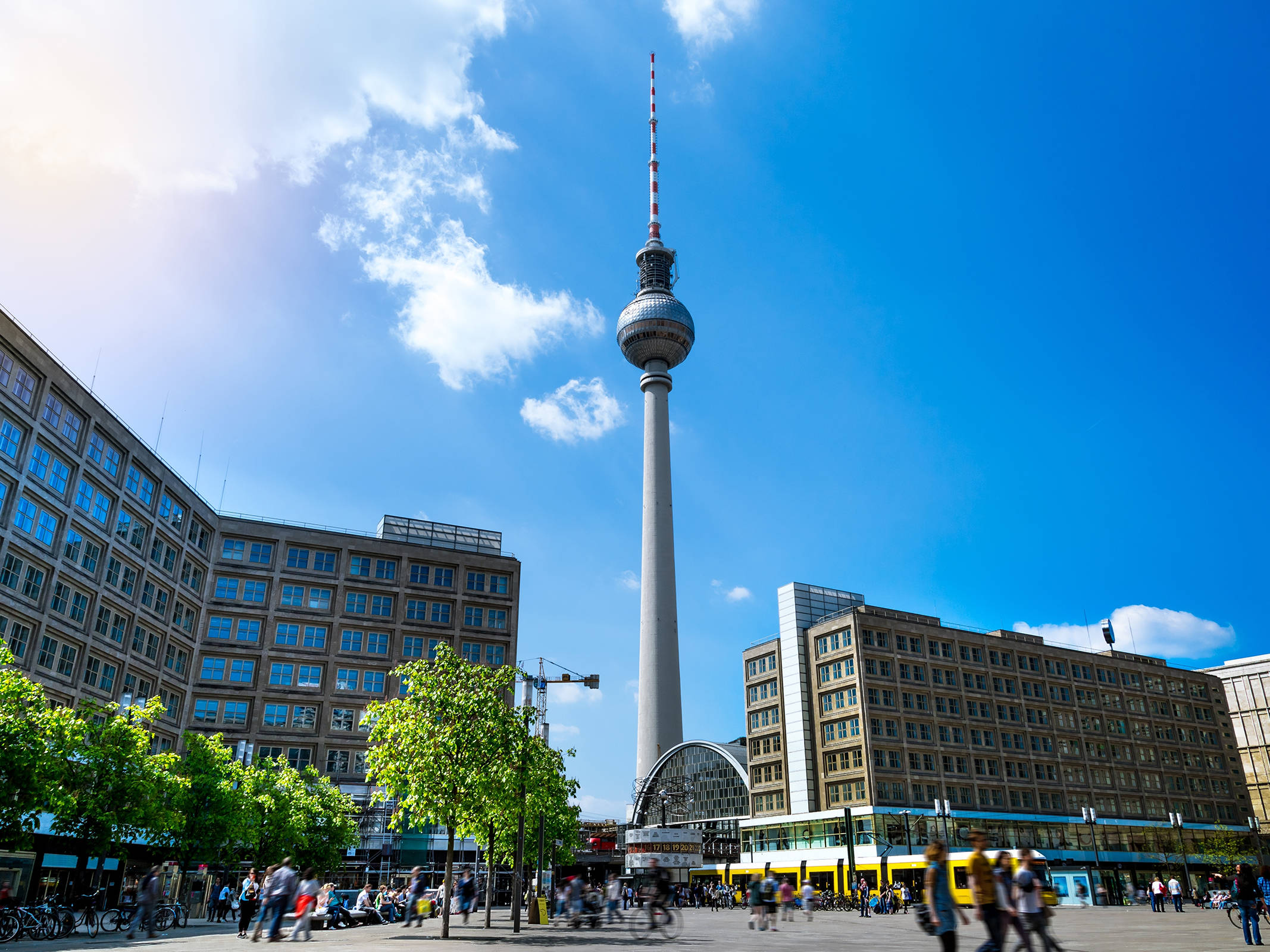 Der Alexanderplatz als belebter und meist besuchter Platz Berlins | H-Hotels Der Alexanderplatz als belebter und meist besuchter Platz Berlins | H-Hotels