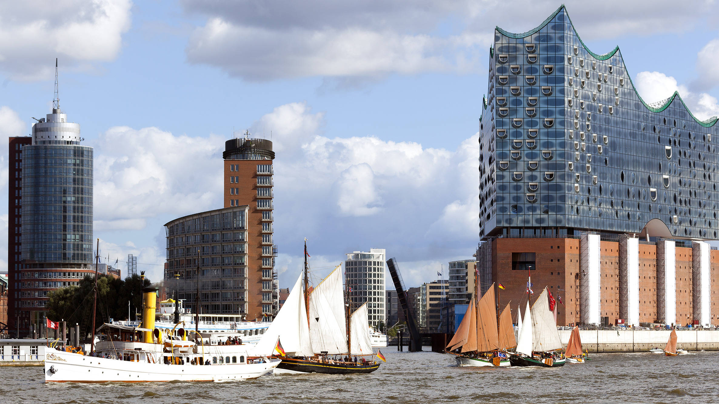 Elbphilharmonie- Städtereise Hamburg - H-Hotels.com Elbphilharmonie- Städtereise Hamburg - H-Hotels.com