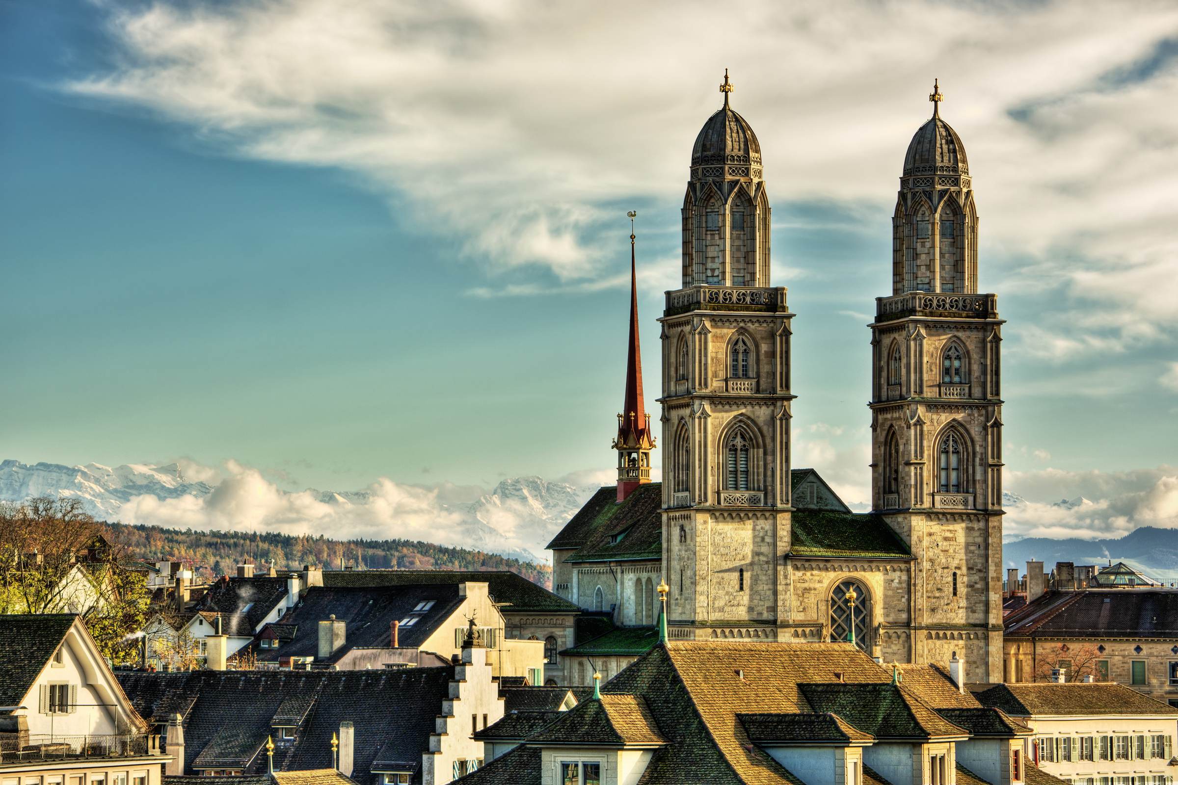 Grossmünster in der Altstadt von Zürich - H+ Hotel Zürich - Offizielle Webseite Grossmünster in der Altstadt von Zürich - H+ Hotel Zürich - Offizielle Webseite