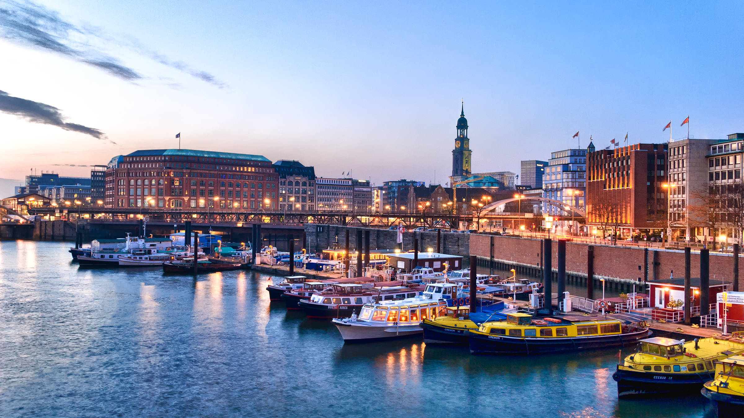 Hamburger Hafen - Städtereise nach Hamburg mit H-Hotels.com - Offizielle Webseite Hamburger Hafen - Städtereise nach Hamburg mit H-Hotels.com - Offizielle Webseite