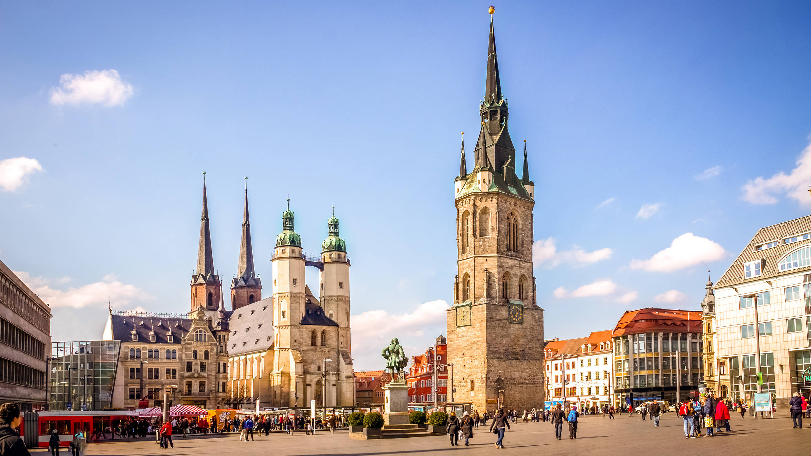 Roter Turm in Halle - H+ Hotel Leipzig-Halle - Offizielle Webseie