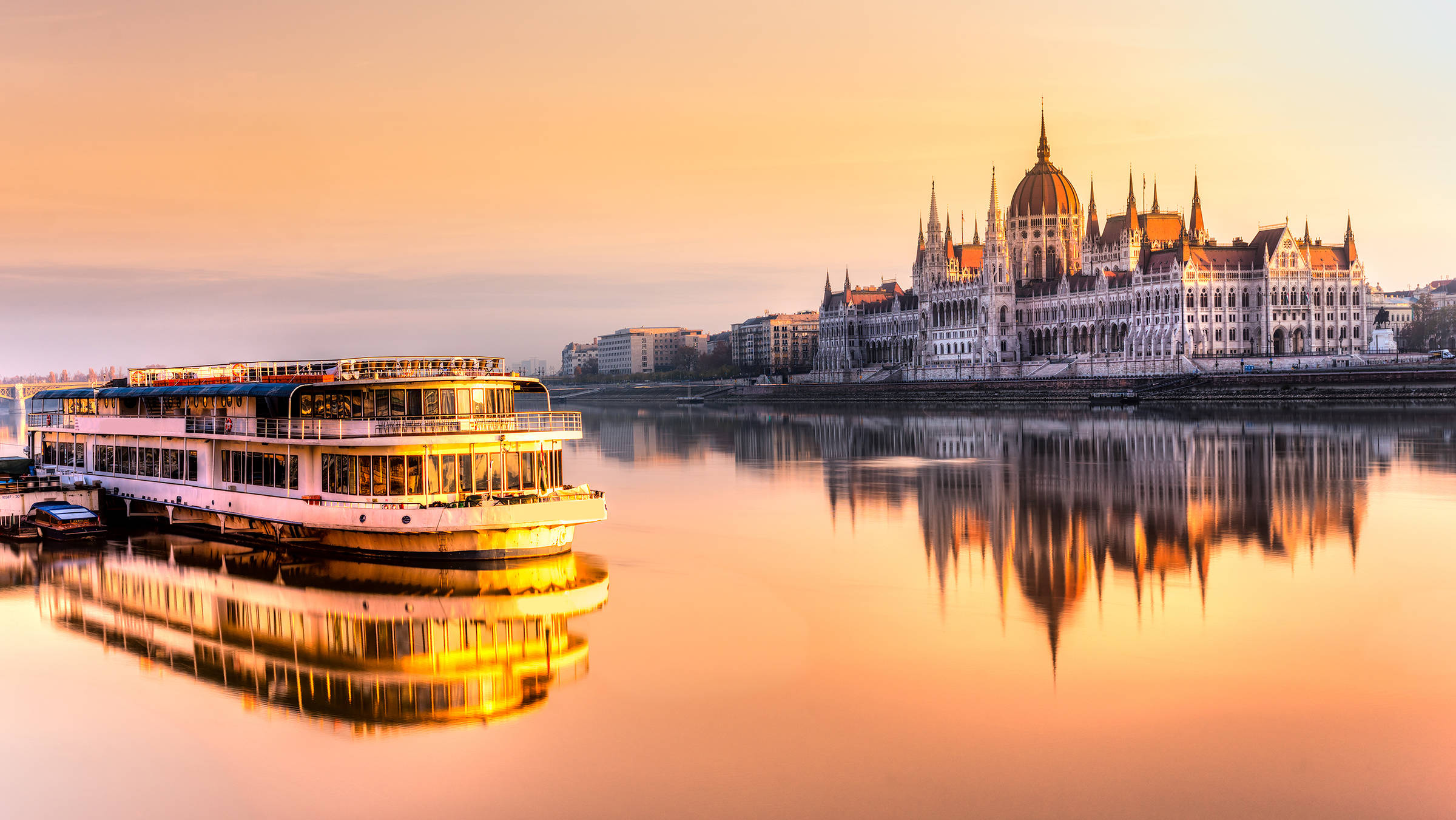 Parlamentsgebäude an der Donau - H2 Hotel Budapest - Offizielle Webseite Parlamentsgebäude an der Donau - H2 Hotel Budapest - Offizielle Webseite