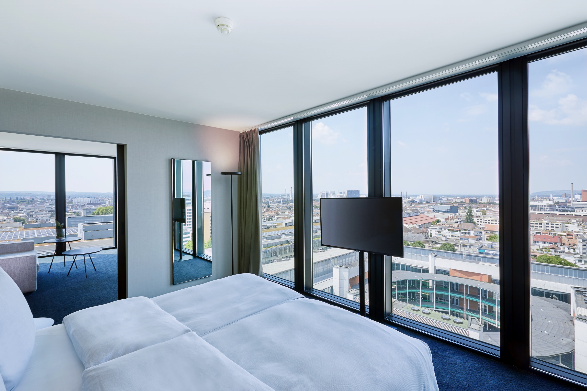 Suite mit Ausblick im Hyperion Hotel Basel - Offizielle Webseite Suite mit Ausblick im Hyperion Hotel Basel - Offizielle Webseite