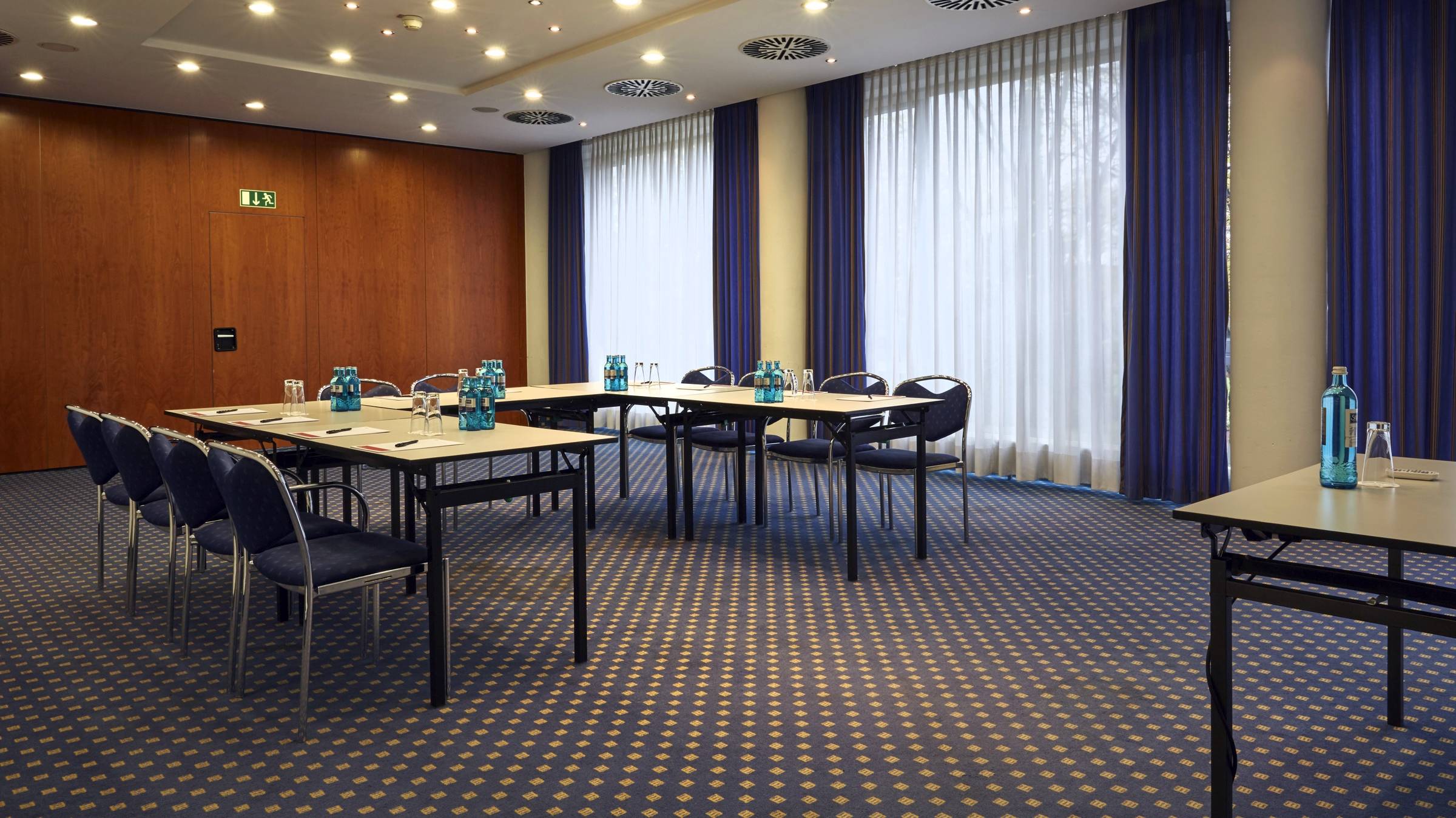 Meeting room at the H4 Hotel Kassel - Official website Meeting room at the H4 Hotel Kassel - Official website