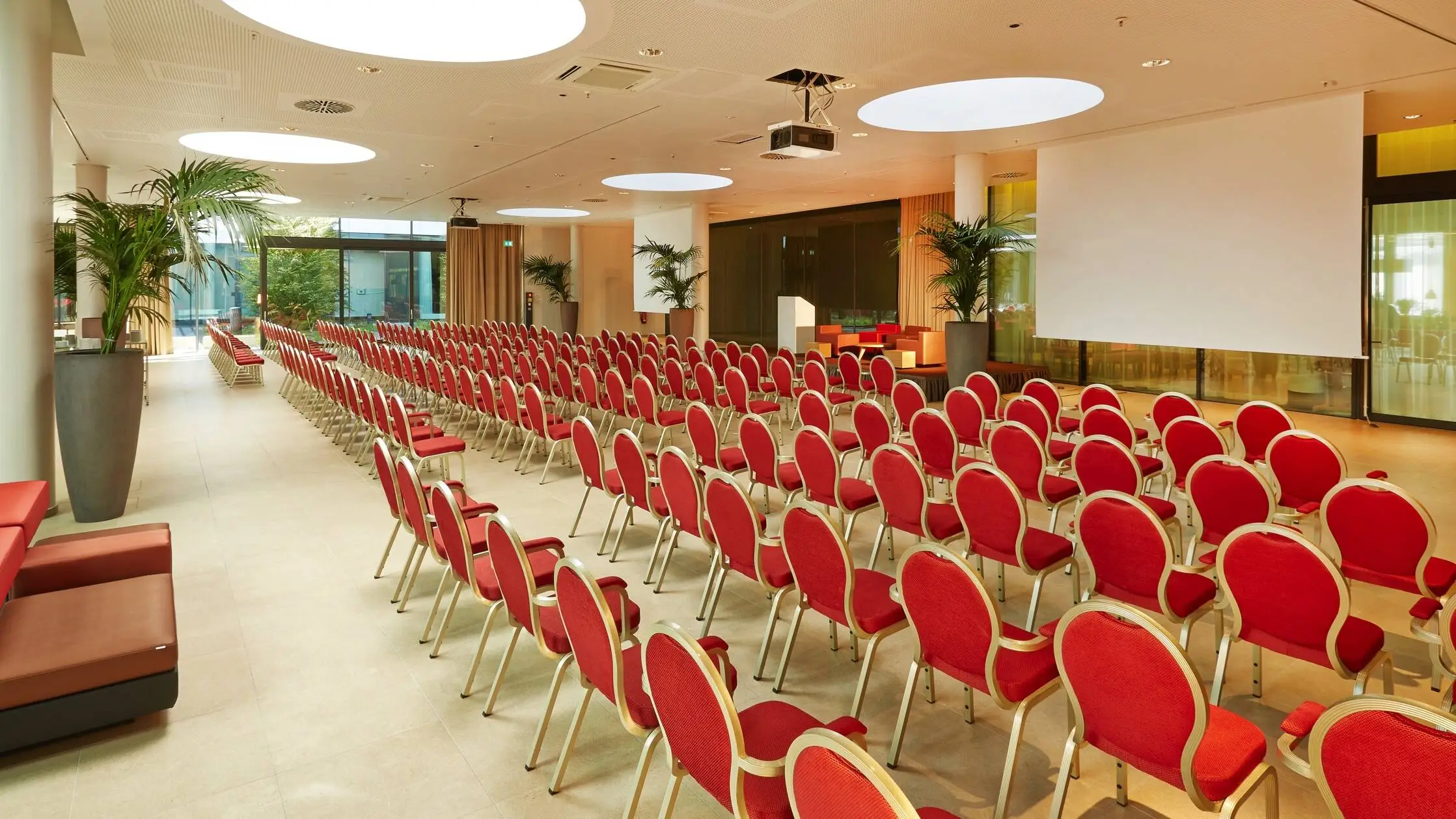 Helle Tagungsräume vom H4 Hotel München Messe