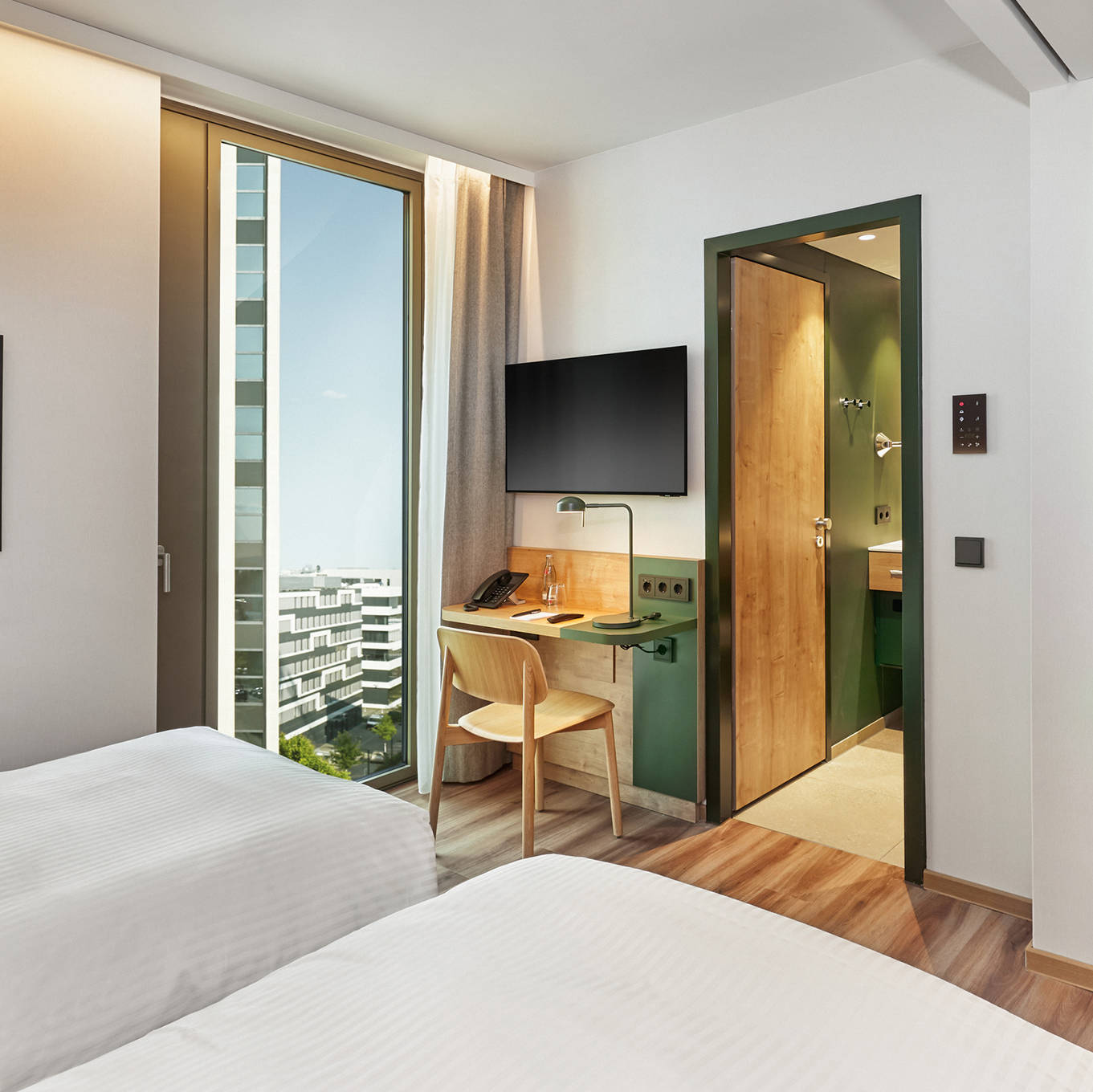 Hotel rooms at H+ Hotel Frankfurt Eschborn - Official website