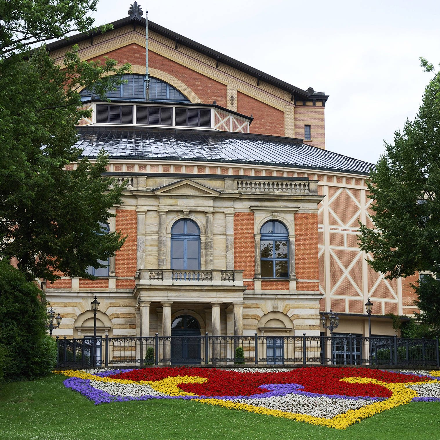 Festspielhaus Bayreuth - H4 Hotel Residenzschloss Bayreuth - Offizielle Webseite Festspielhaus Bayreuth - H4 Hotel Residenzschloss Bayreuth - Offizielle Webseite