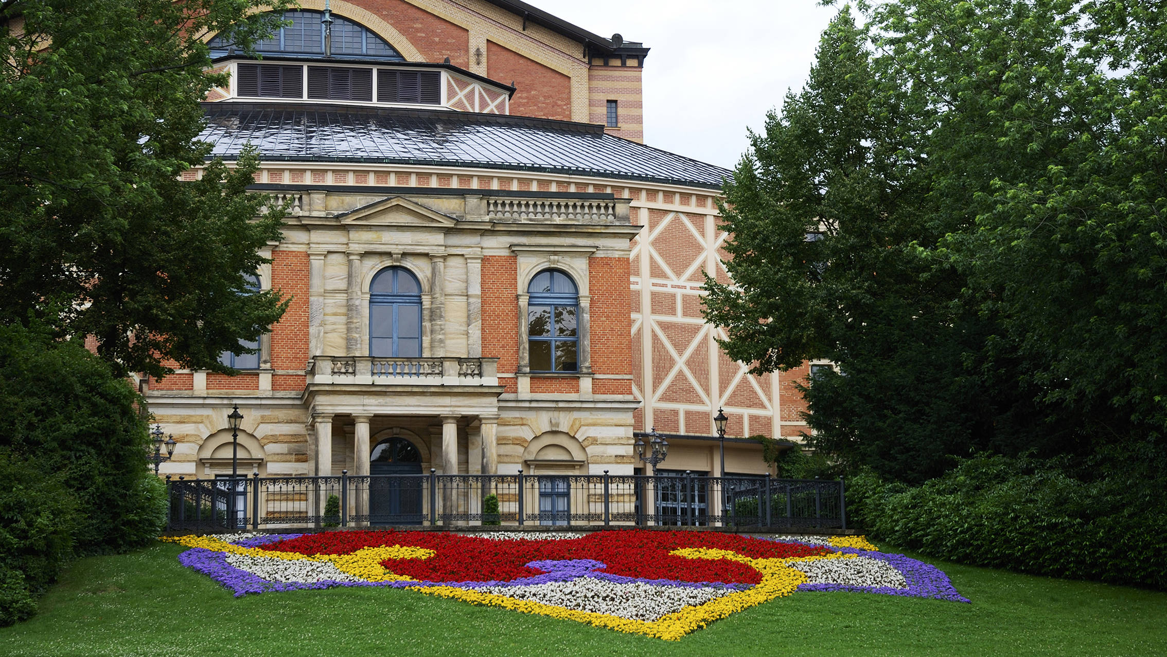 Festspielhaus - H4 Hotel Residenzschloss Bayreuth - Officiële website Festspielhaus - H4 Hotel Residenzschloss Bayreuth - Officiële website