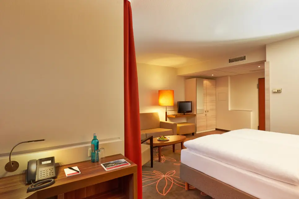 Modern Junior suite in the H+ Hotel Hannover - Official website