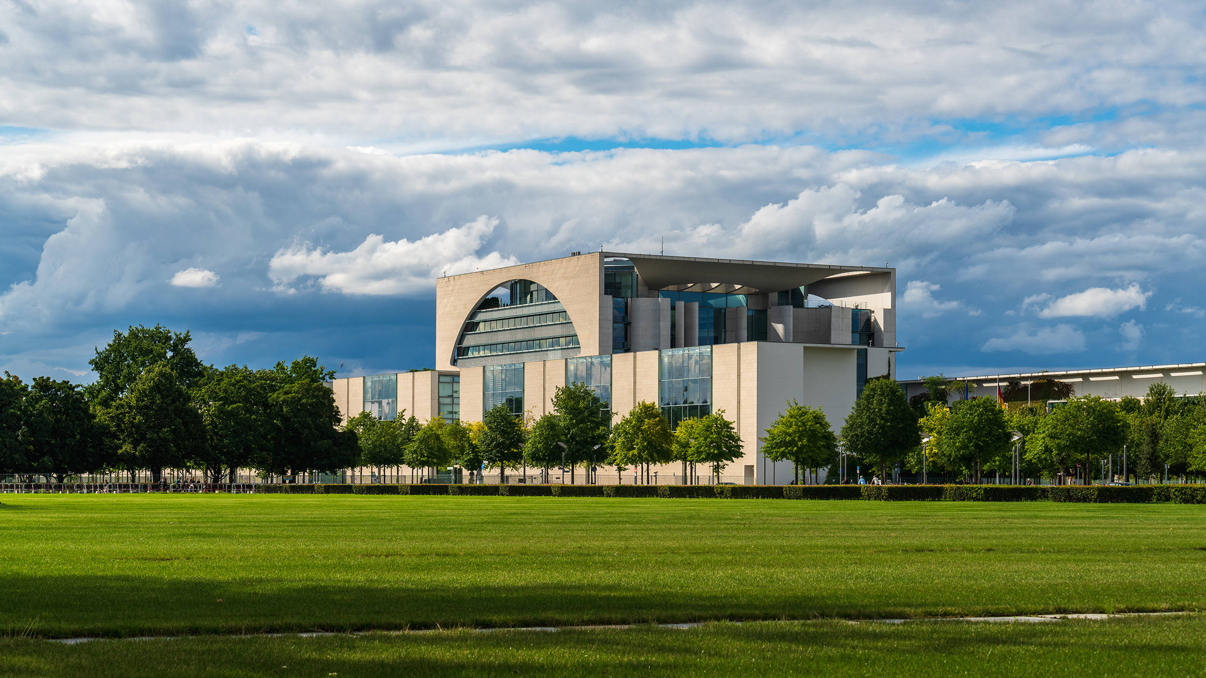 Bundeskanzleramt an der Spree - H+ Hotel Berlin Mitte - Offizielle Webseite