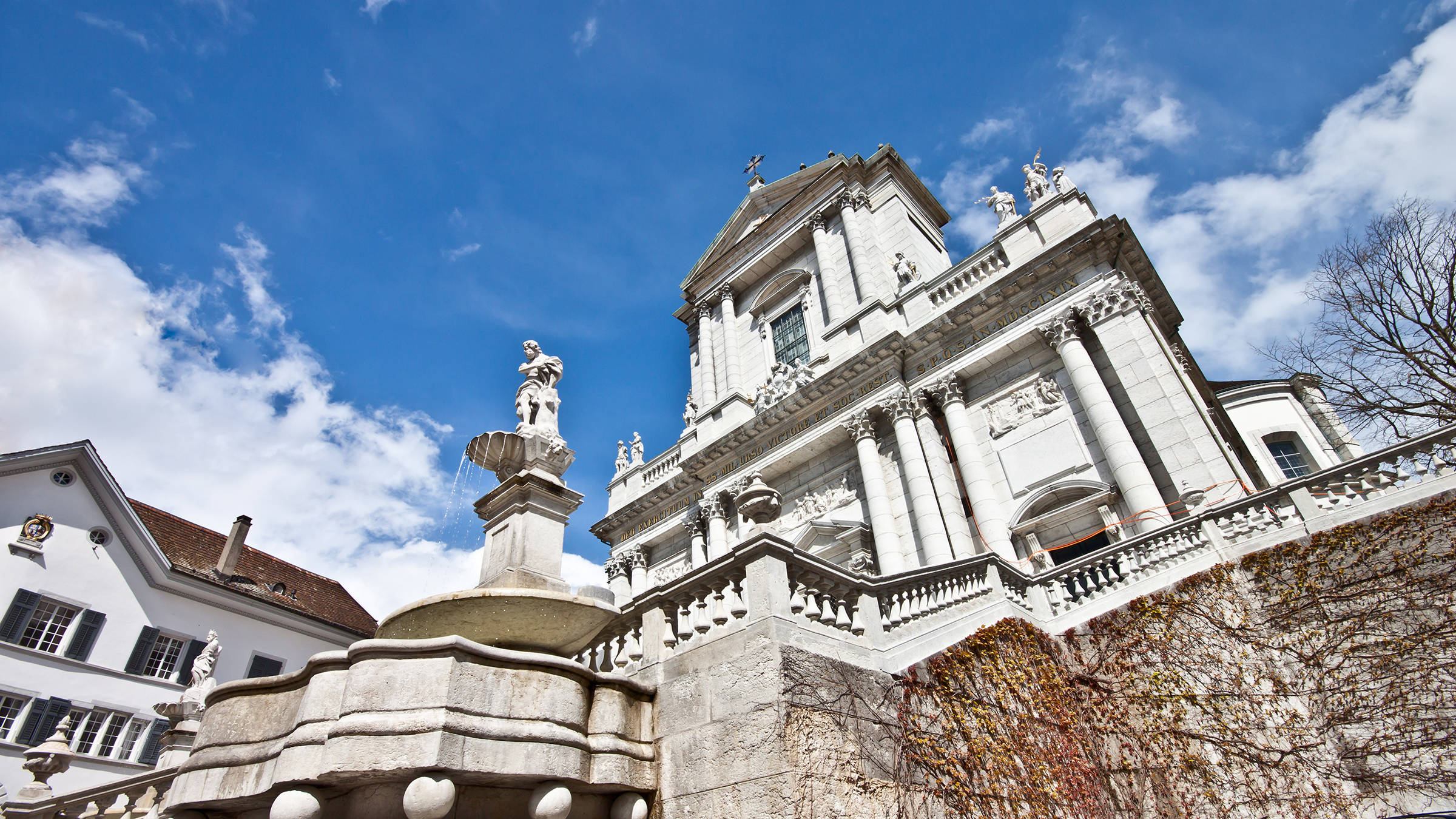 Sint-Ursenkathedraal - H4 Hotel Solothurn - Officiële website Sint-Ursenkathedraal - H4 Hotel Solothurn - Officiële website