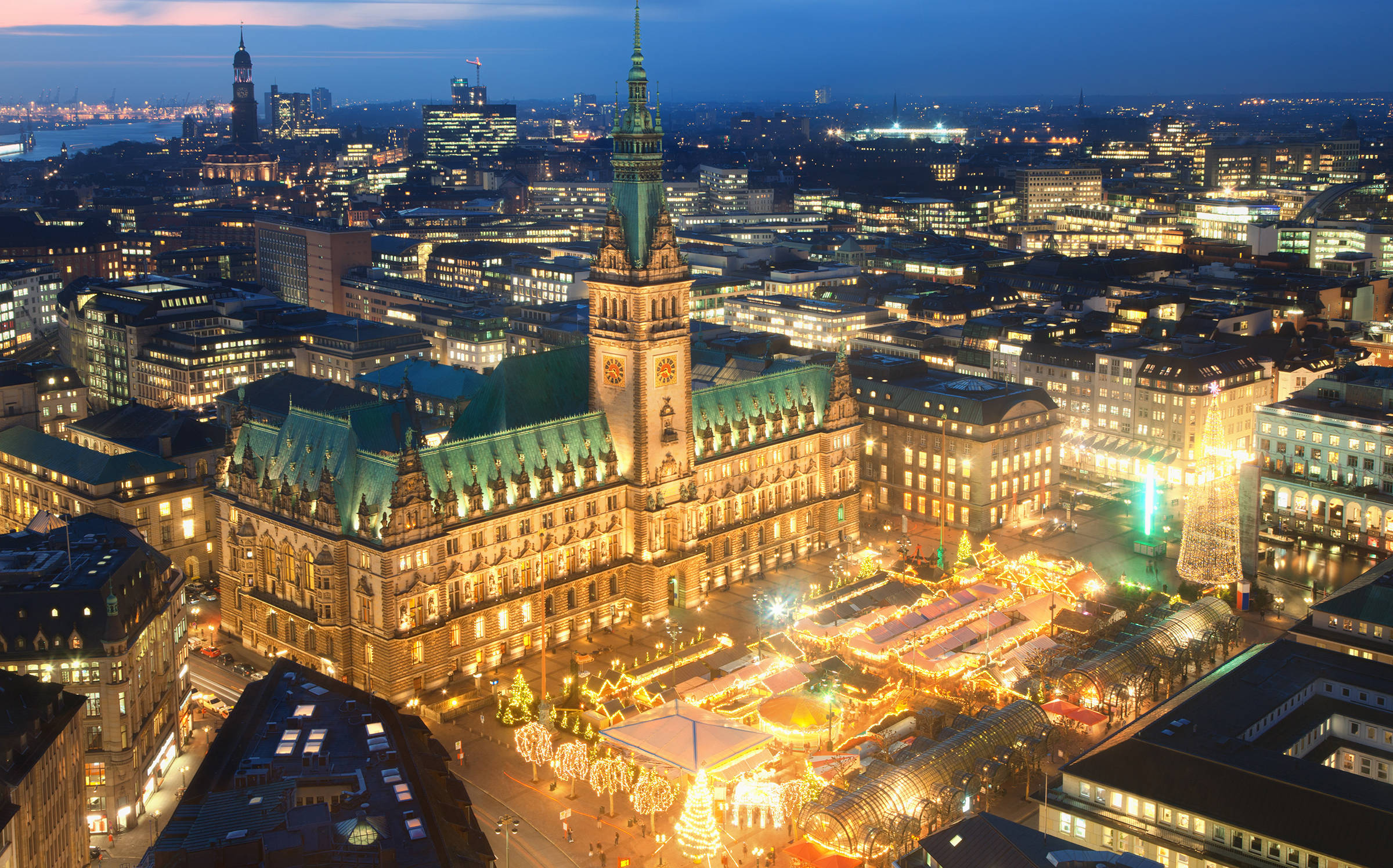 Hamburg Town Hall | H-Hotels.com Hamburg Town Hall | H-Hotels.com
