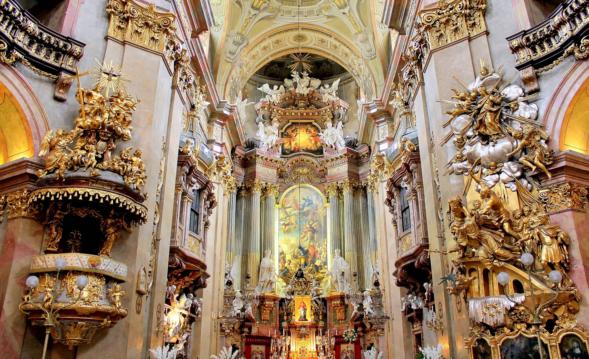 Peterskirche in Wien | H-Hotels.com Peterskirche in Wien | H-Hotels.com