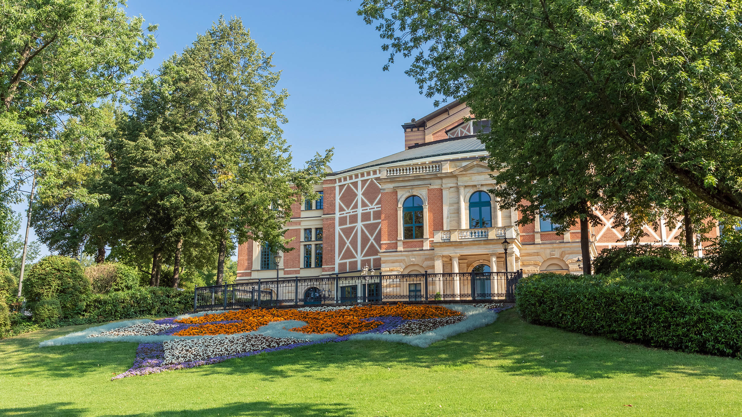 Festspielhaus Bayreuth - H4 Hotel Residenzschloss Bayreuth Festspielhaus Bayreuth - H4 Hotel Residenzschloss Bayreuth