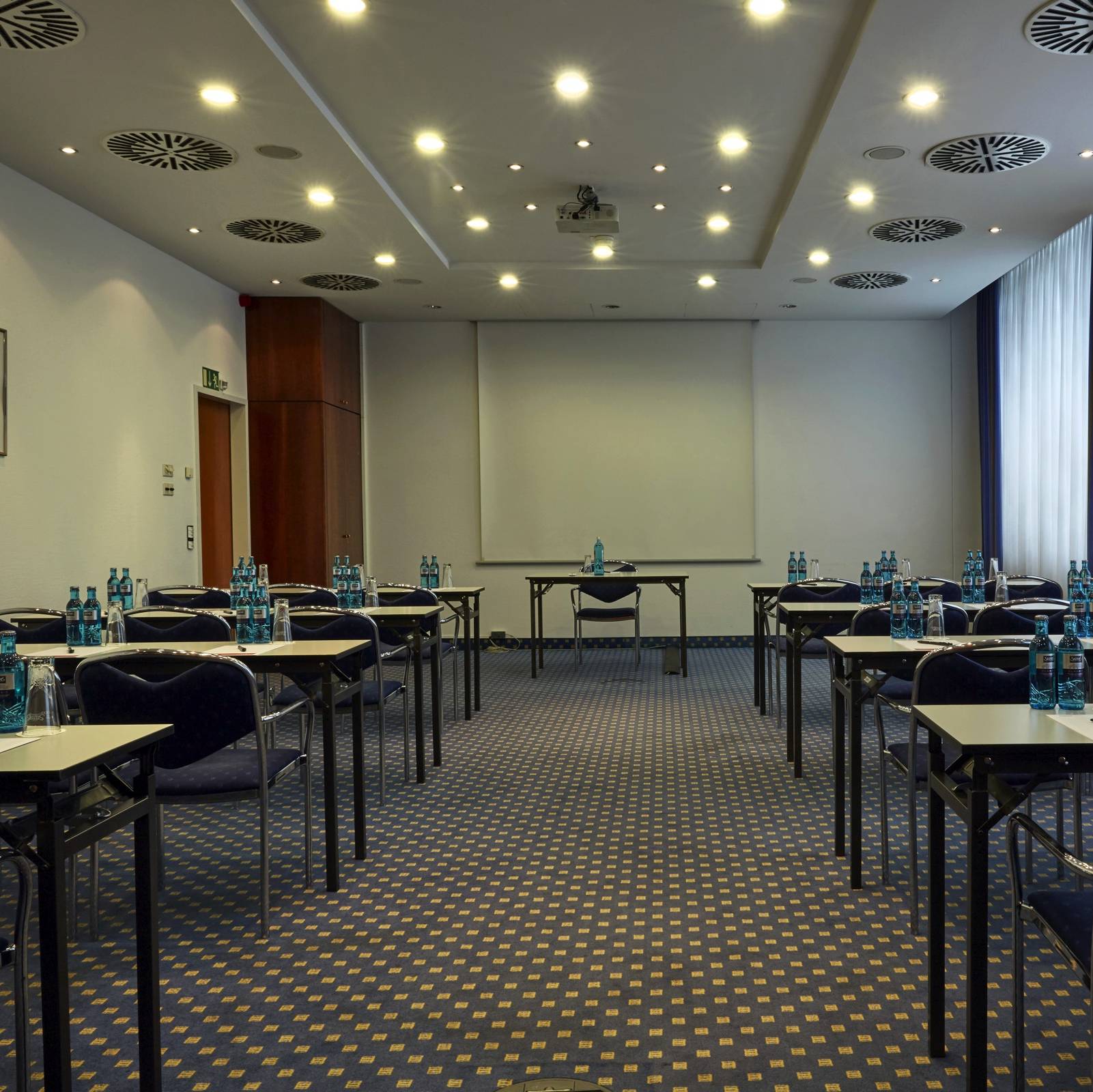 Meeting room at the H4 Hotel Kassel - Official website Meeting room at the H4 Hotel Kassel - Official website