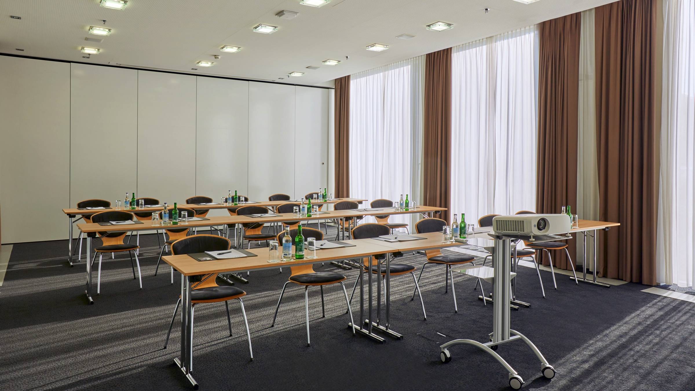 Salles de réunion de l‘hôtel H4 Hotel Solothurn - site internet officiel Salles de réunion de l‘hôtel H4 Hotel Solothurn - site internet officiel
