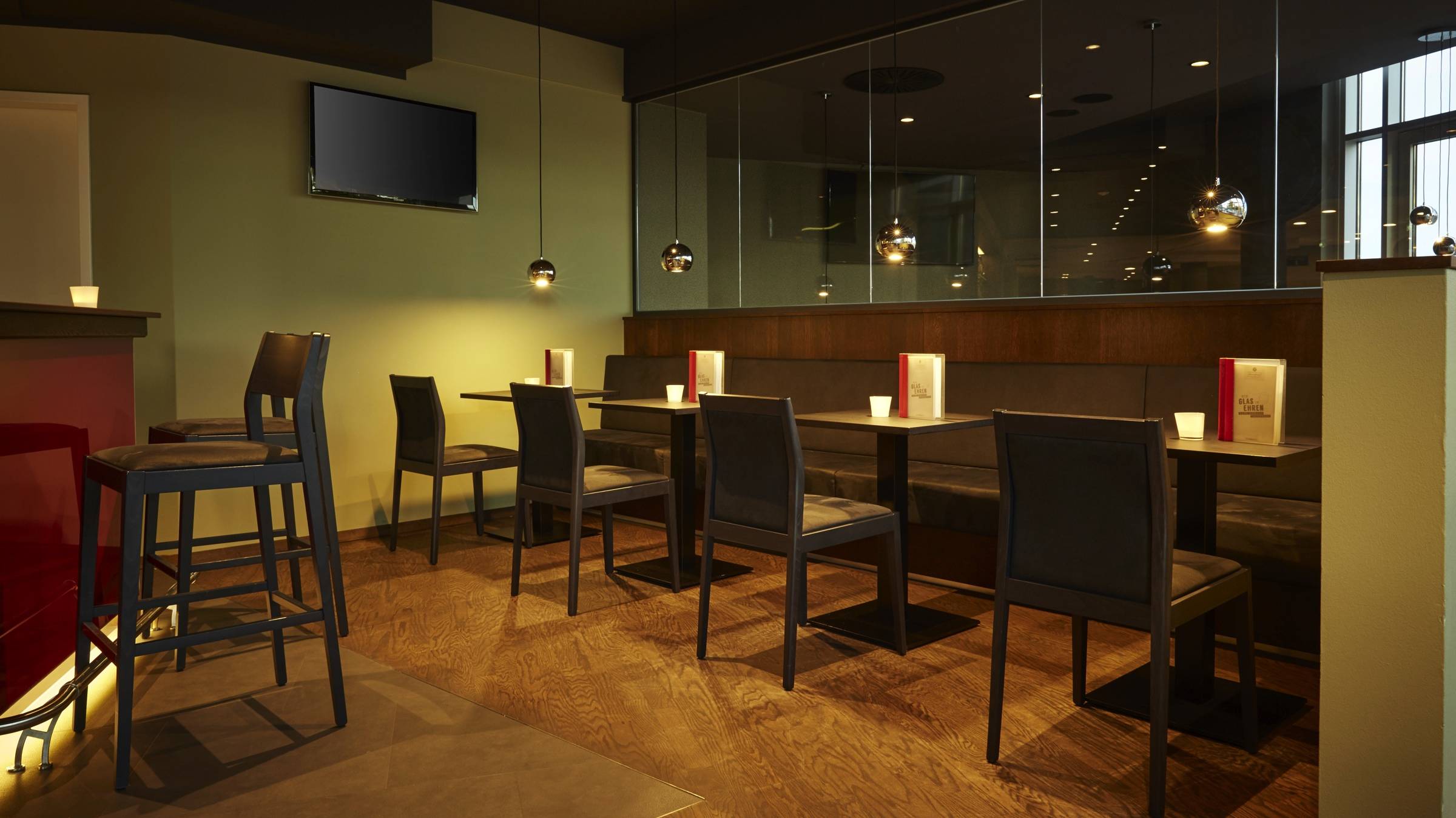 Executive Lounge - H4 Hotel Kassel Executive Lounge - H4 Hotel Kassel