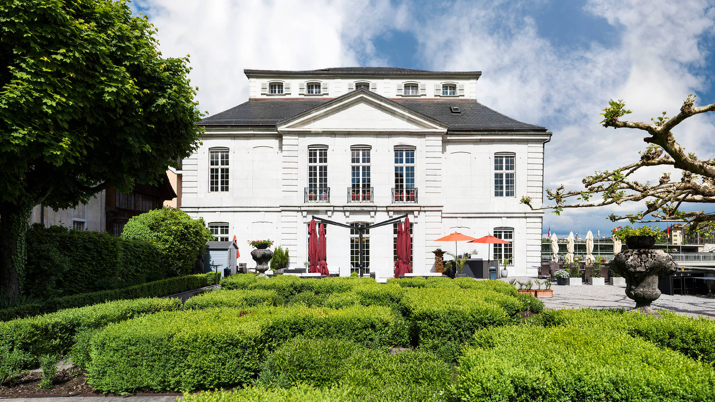Palais Besenval als Hochzeitslocation - H4 Hotel Solothurn - Offizielle Webseite Palais Besenval als Hochzeitslocation - H4 Hotel Solothurn - Offizielle Webseite