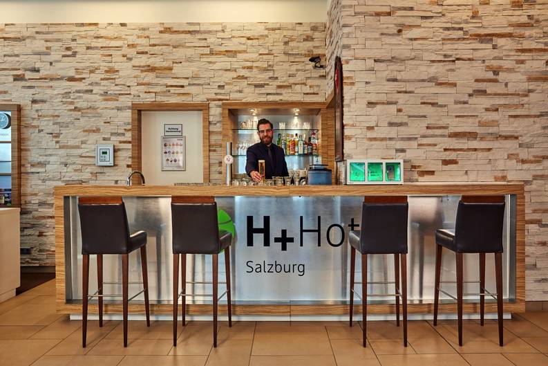 Reception of the H+ Hotel Salzburg - Official website
