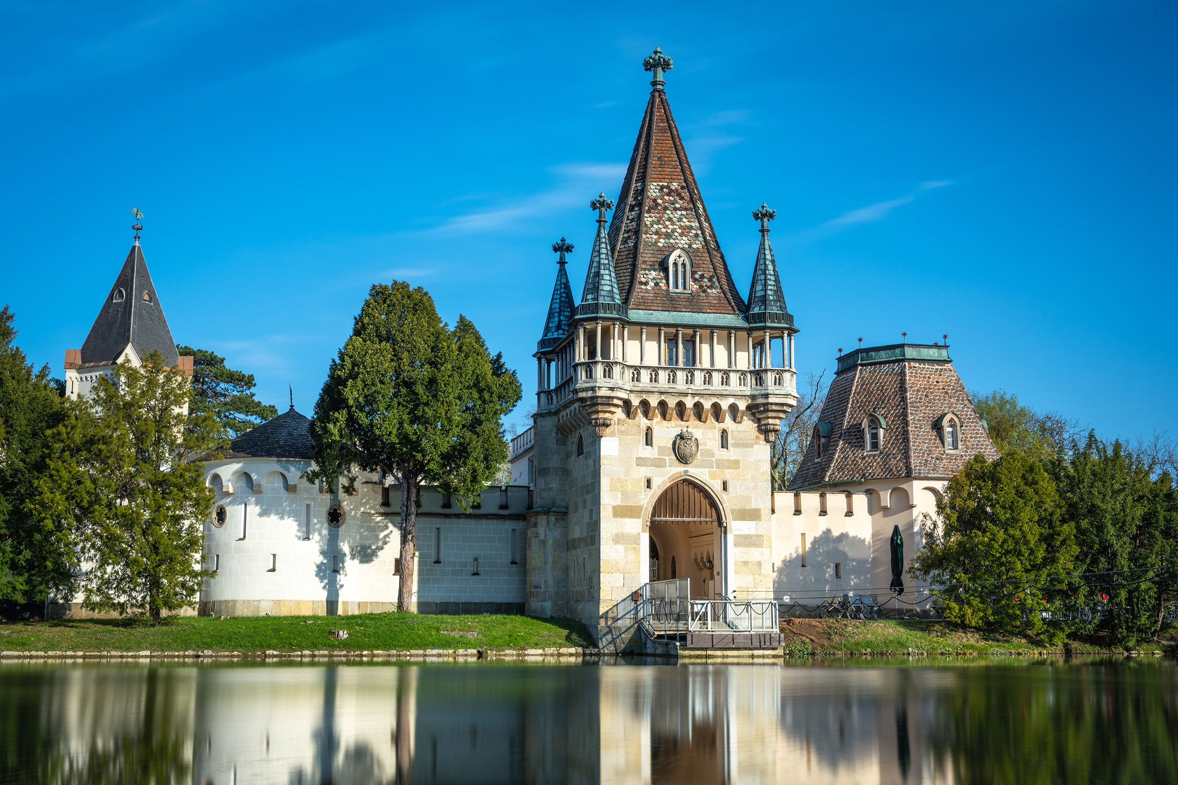 Franzensburg in Laxenburg Castle Park near Vienna - H-Hotels.com - Official website Franzensburg in Laxenburg Castle Park near Vienna - H-Hotels.com - Official website