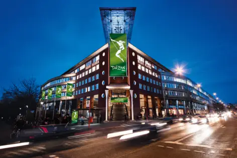 Außenansicht Stage Theater Neue Flora in Hamburg - Musical Tarzan - H-Hotels.com
