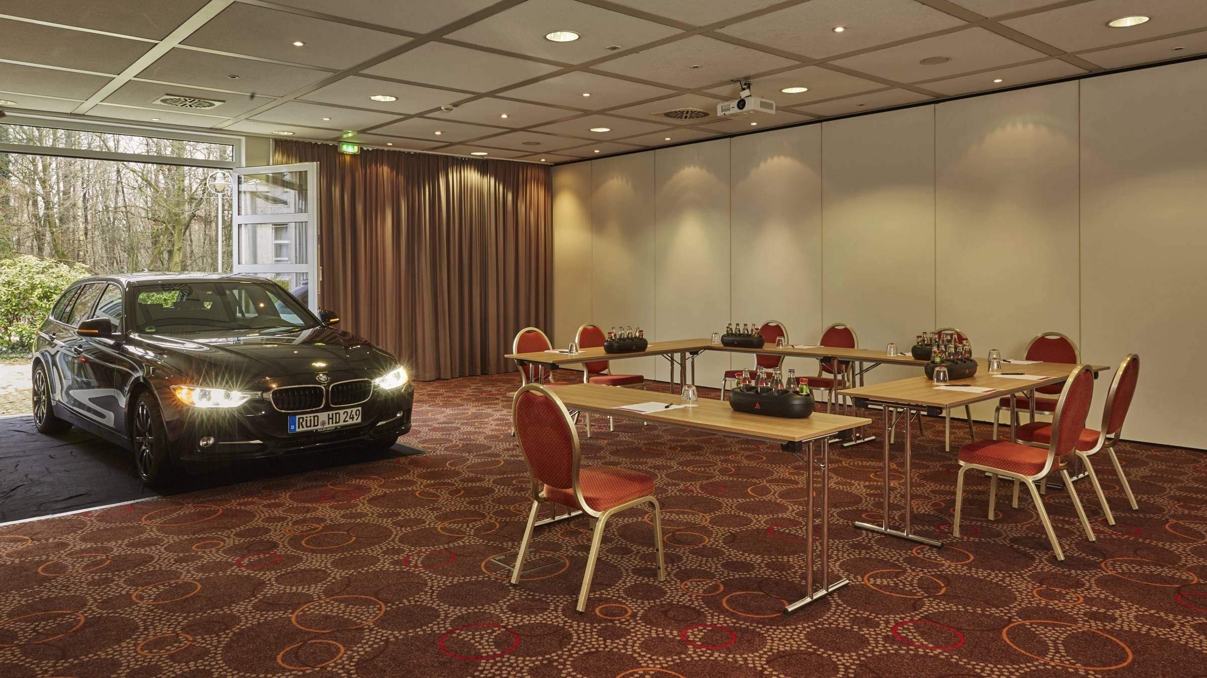 Conference room at the H+ Hotel Wiesbaden Niedernhausen - Official website Conference room at the H+ Hotel Wiesbaden Niedernhausen - Official website