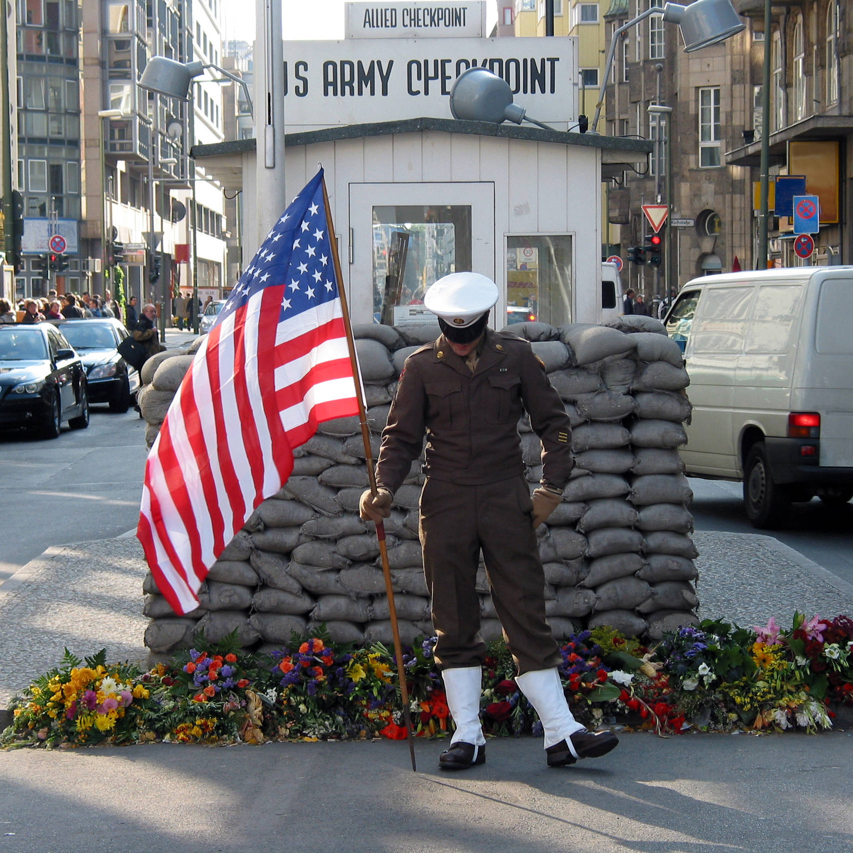 Checkpoint Charlie Berlin - H-Hotels.com Checkpoint Charlie Berlin - H-Hotels.com