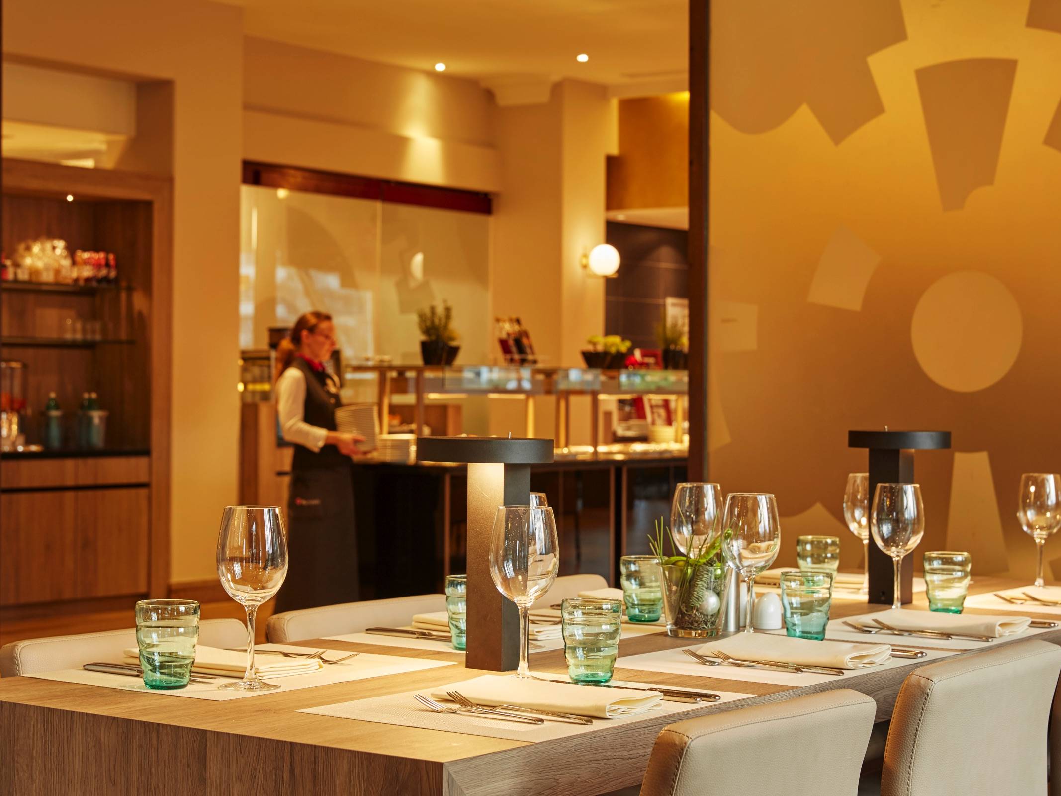Restaurant im H4 Hotel Hannover Messe - Offizielle Webseite Restaurant im H4 Hotel Hannover Messe - Offizielle Webseite