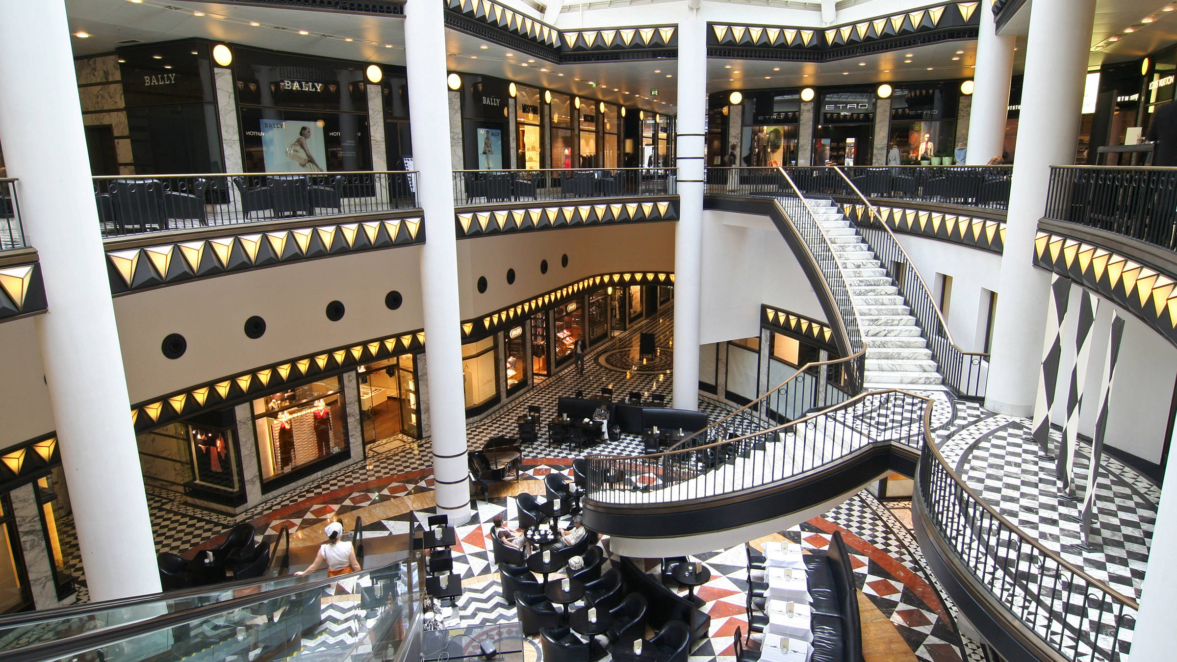 Luxus-Shopping-Mall Quartier 205 in Berlin - H-Hotels.com - Offizielle Webseite Luxus-Shopping-Mall Quartier 205 in Berlin - H-Hotels.com - Offizielle Webseite