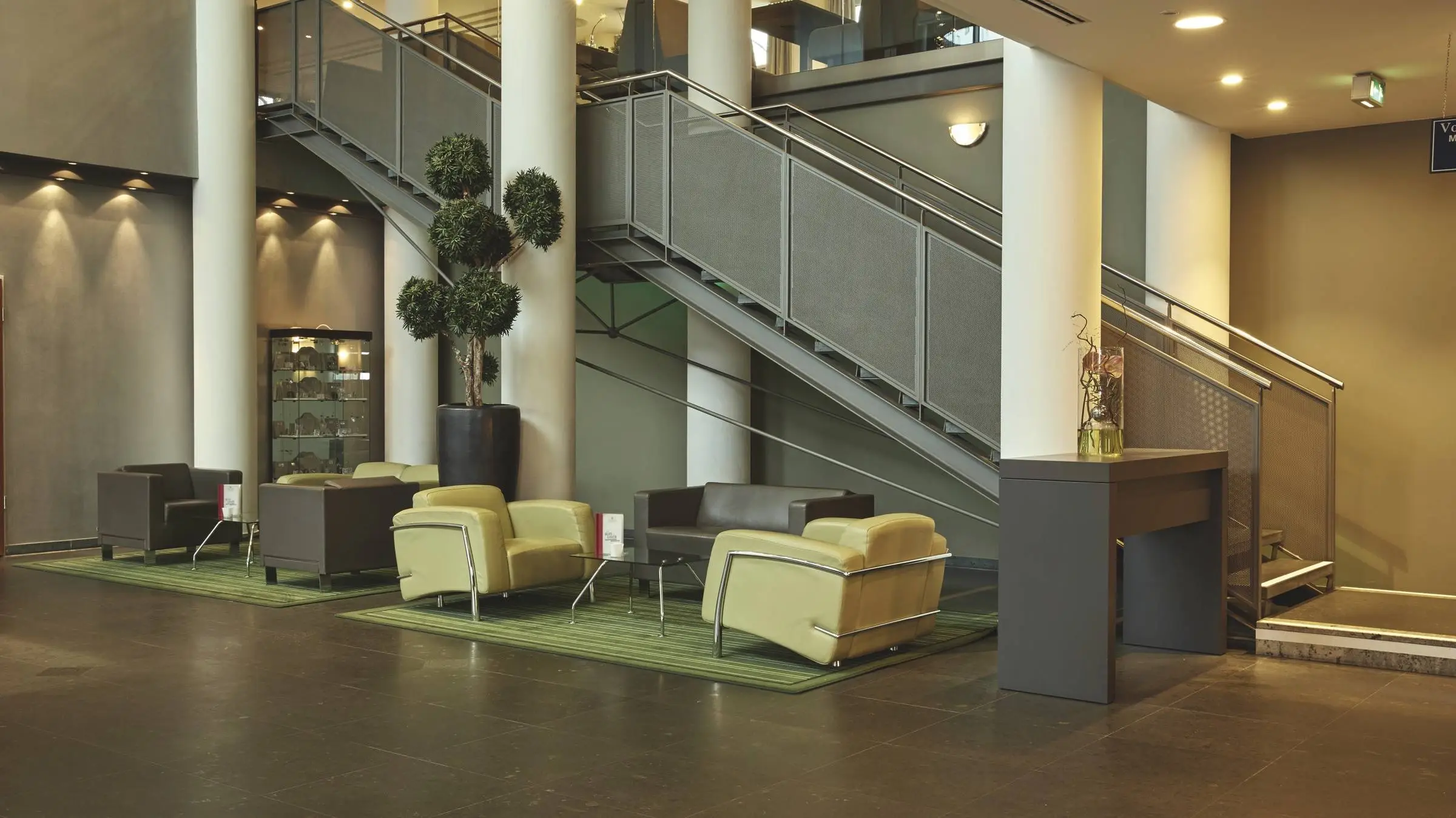 Lobby dell'H4 Hotel Kassel