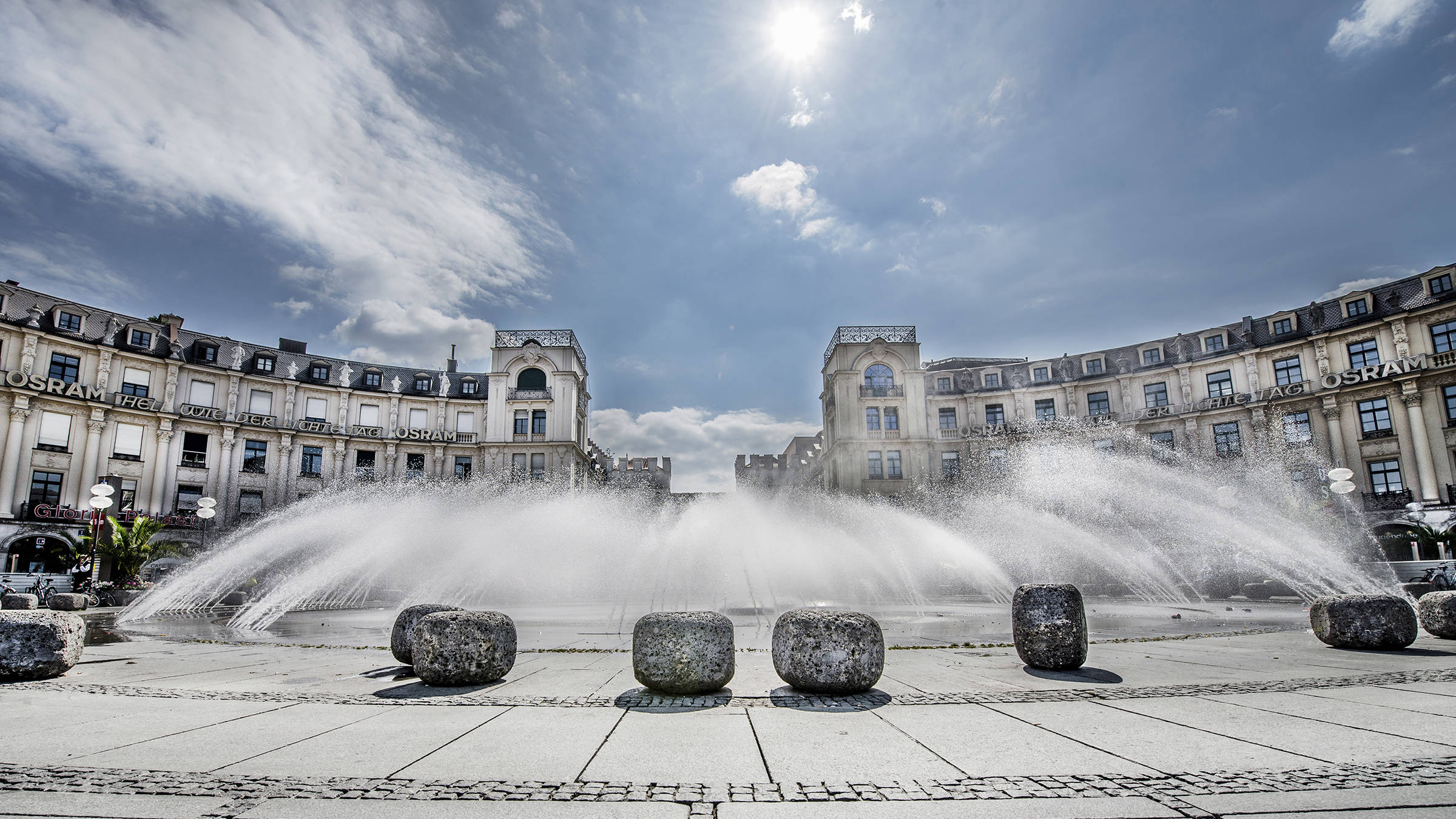 Karlsplatz - Städtereise nach München mit H-Hotels.com - Offizielle Webseite Karlsplatz - Städtereise nach München mit H-Hotels.com - Offizielle Webseite