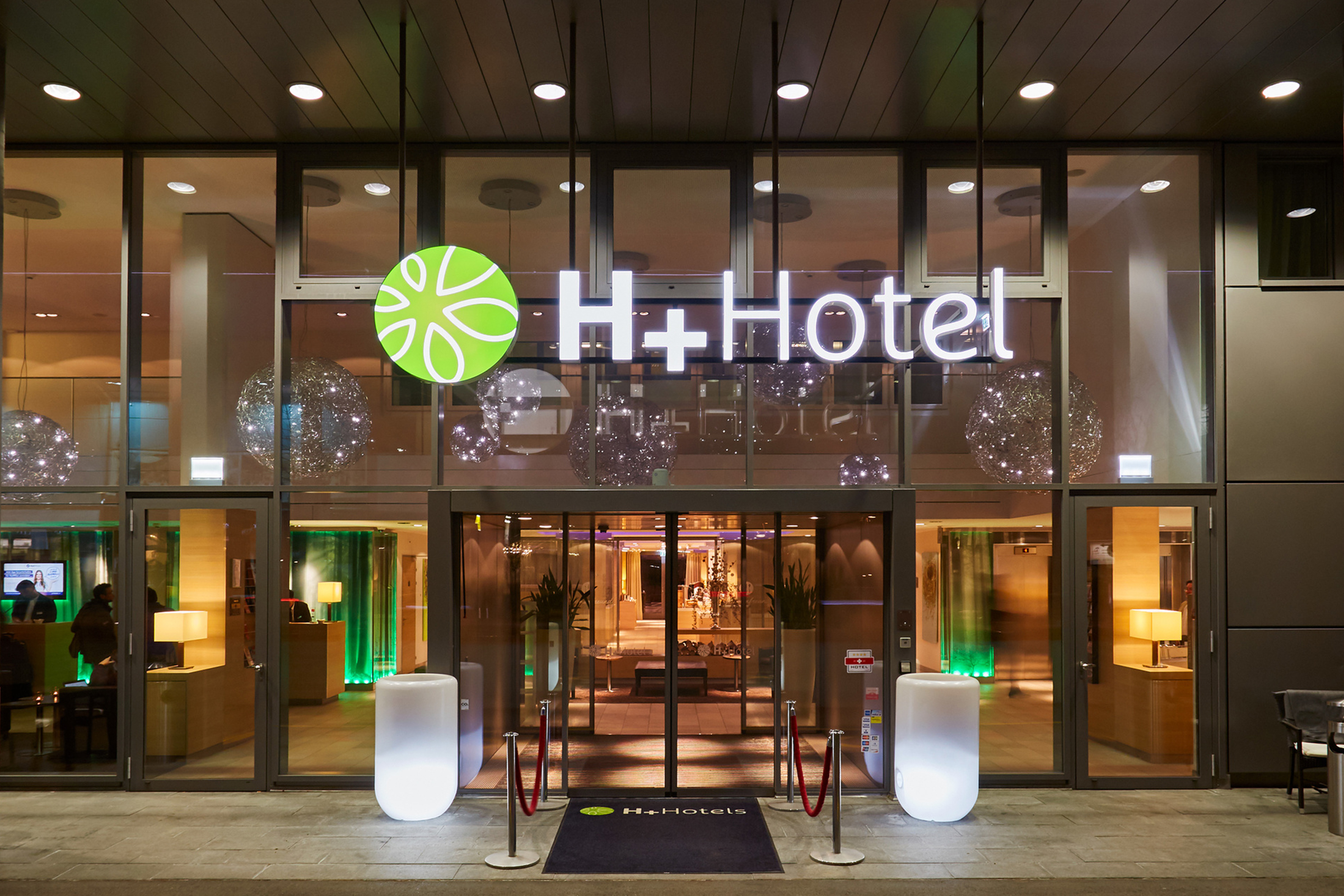 H hotel discount