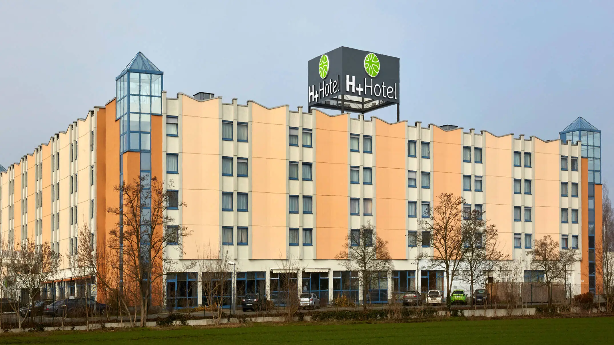 Außenansicht vom H+ Hotel Leipzig-Halle