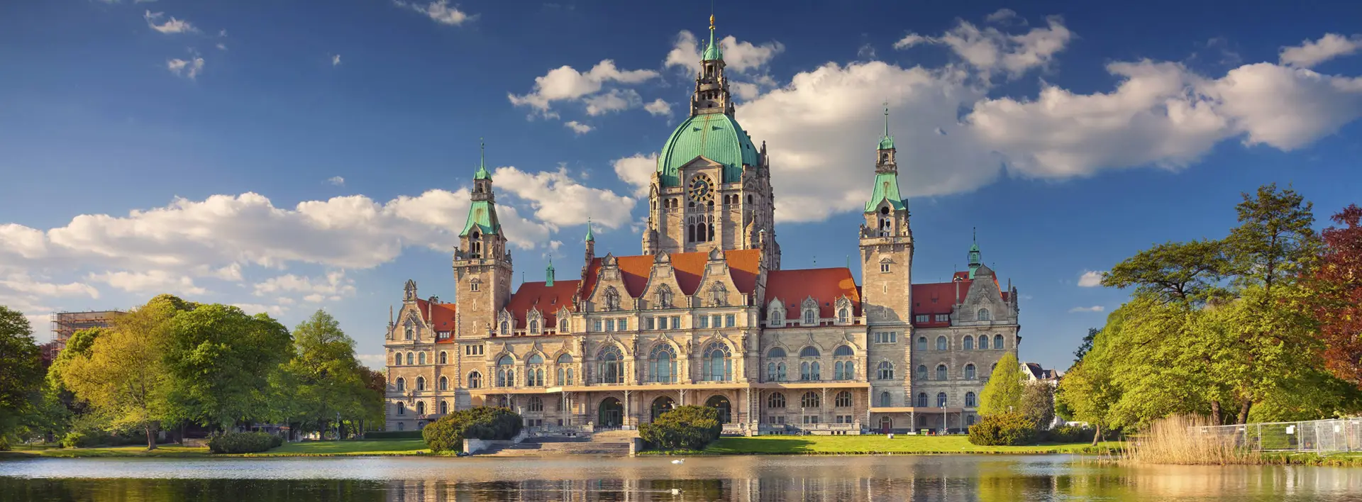 Reiseschein einlösen und Halle entdecken - h-hotels.com - Offizielle  Webseite